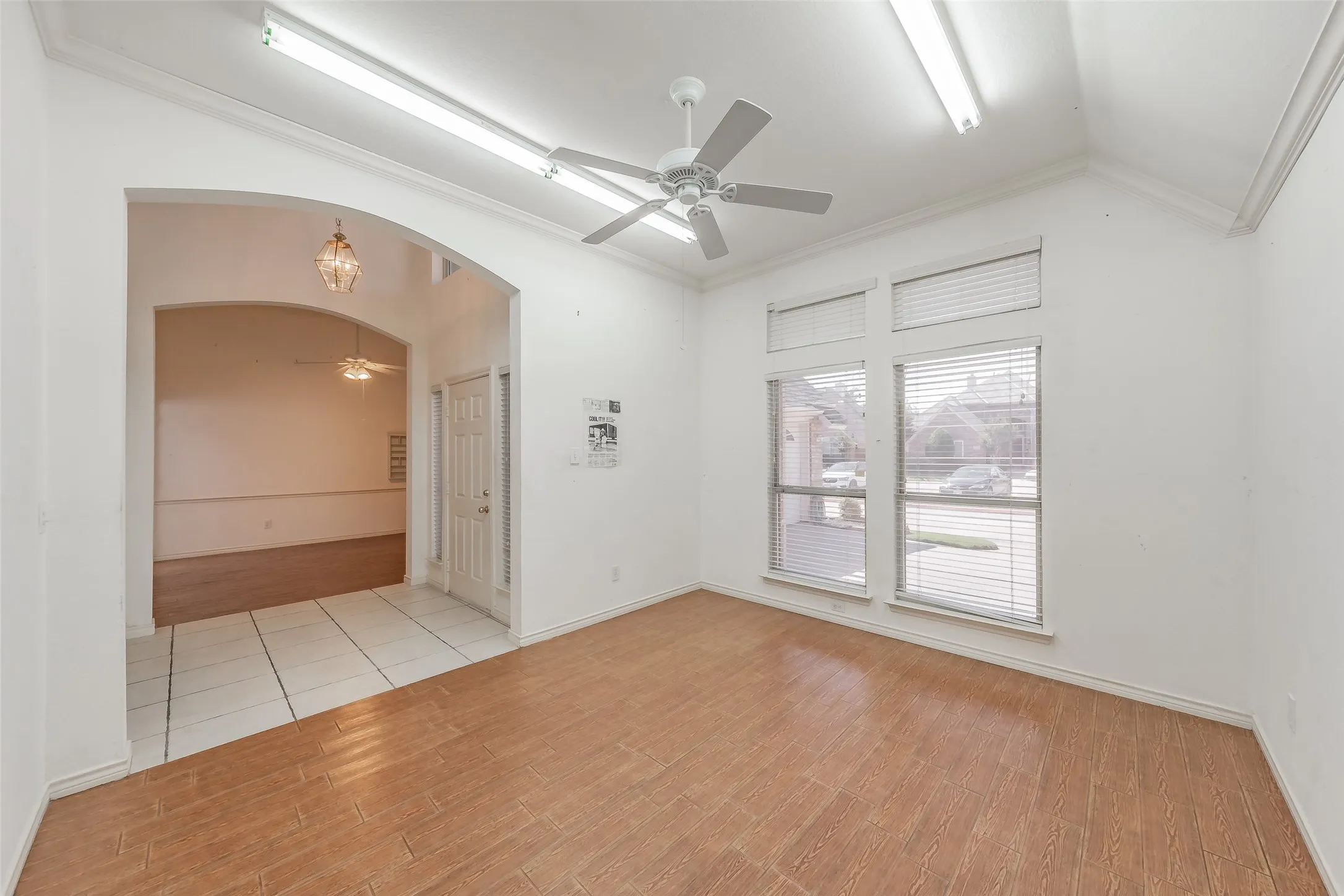 Single Family Residence For Sale in Tarrant County , 203 Arbor Park Drive, Euless, Texas 76039, 3 Bedroom, 2 Bathroom, 2 Garage spaces, 2,188 Sqft, built in 1996, mls#21287514, Real Estate Agent in Euless, Homes For Sale in Tarrant county, Homes For Sale in Euless, Realtor in Euless Texas, Real Estate Brokerage Independent Realty Texas, Luminita Cordes Realtor