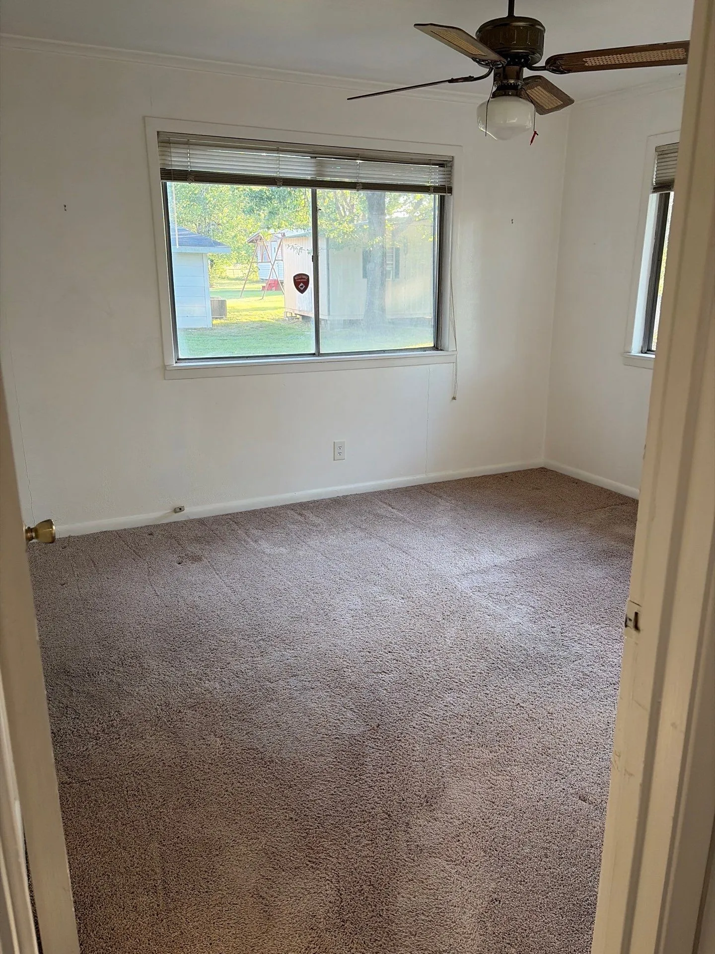 Single Family Residence For Sale in Navarro County , 906 W Main Street, Richland, Texas 76681, 2 Bedroom, 1 Bathroom, Garage spaces, 1,680 Sqft, built in 1968, mls#21286011, Real Estate Agent in Richland, Homes For Sale in Navarro county, Homes For Sale in Richland, Realtor in Richland Texas, Real Estate Brokerage Independent Realty Texas, Luminita Cordes Realtor