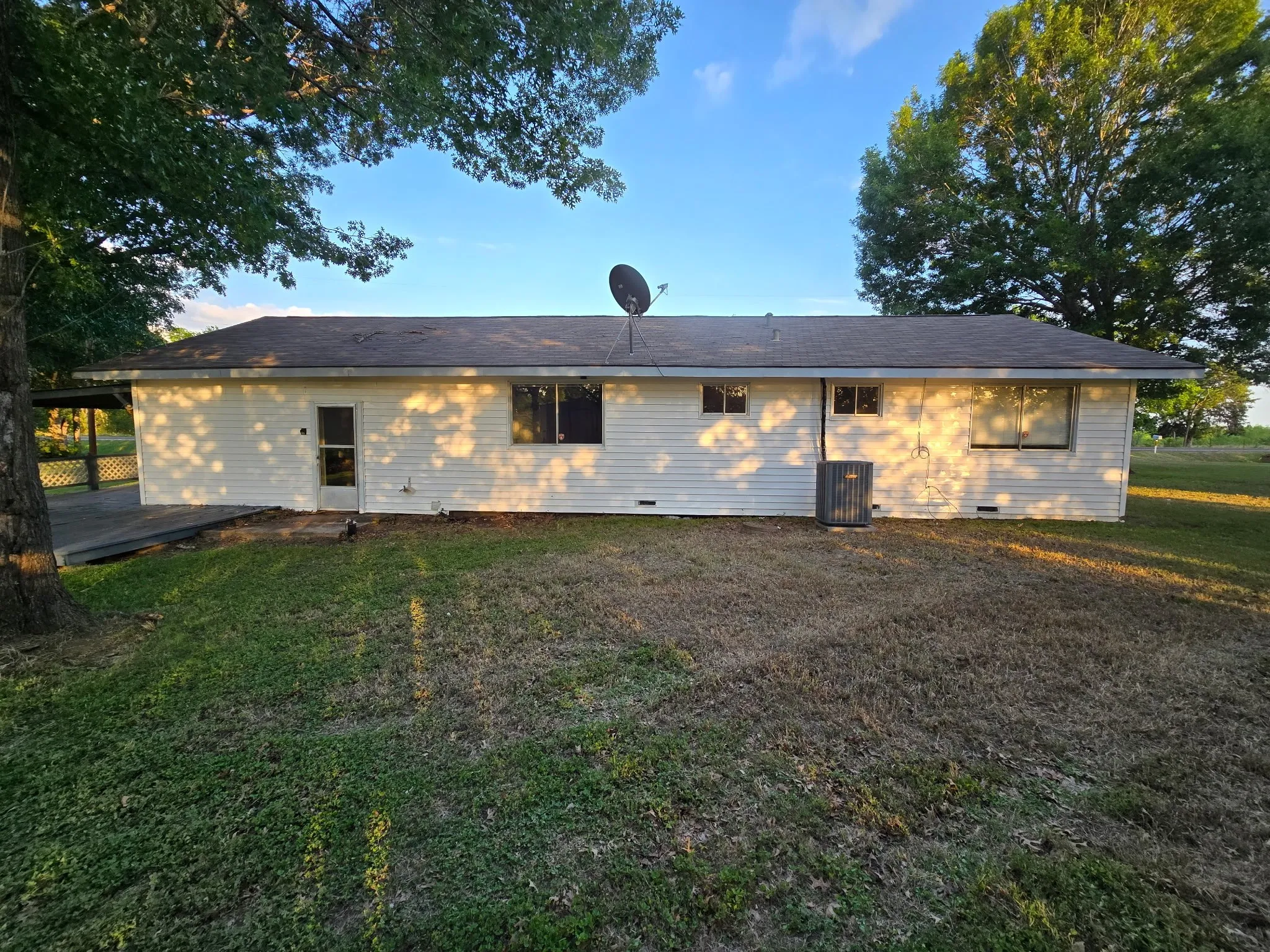 Single Family Residence For Sale in Navarro County , 906 W Main Street, Richland, Texas 76681, 2 Bedroom, 1 Bathroom, Garage spaces, 1,680 Sqft, built in 1968, mls#21286011, Real Estate Agent in Richland, Homes For Sale in Navarro county, Homes For Sale in Richland, Realtor in Richland Texas, Real Estate Brokerage Independent Realty Texas, Luminita Cordes Realtor