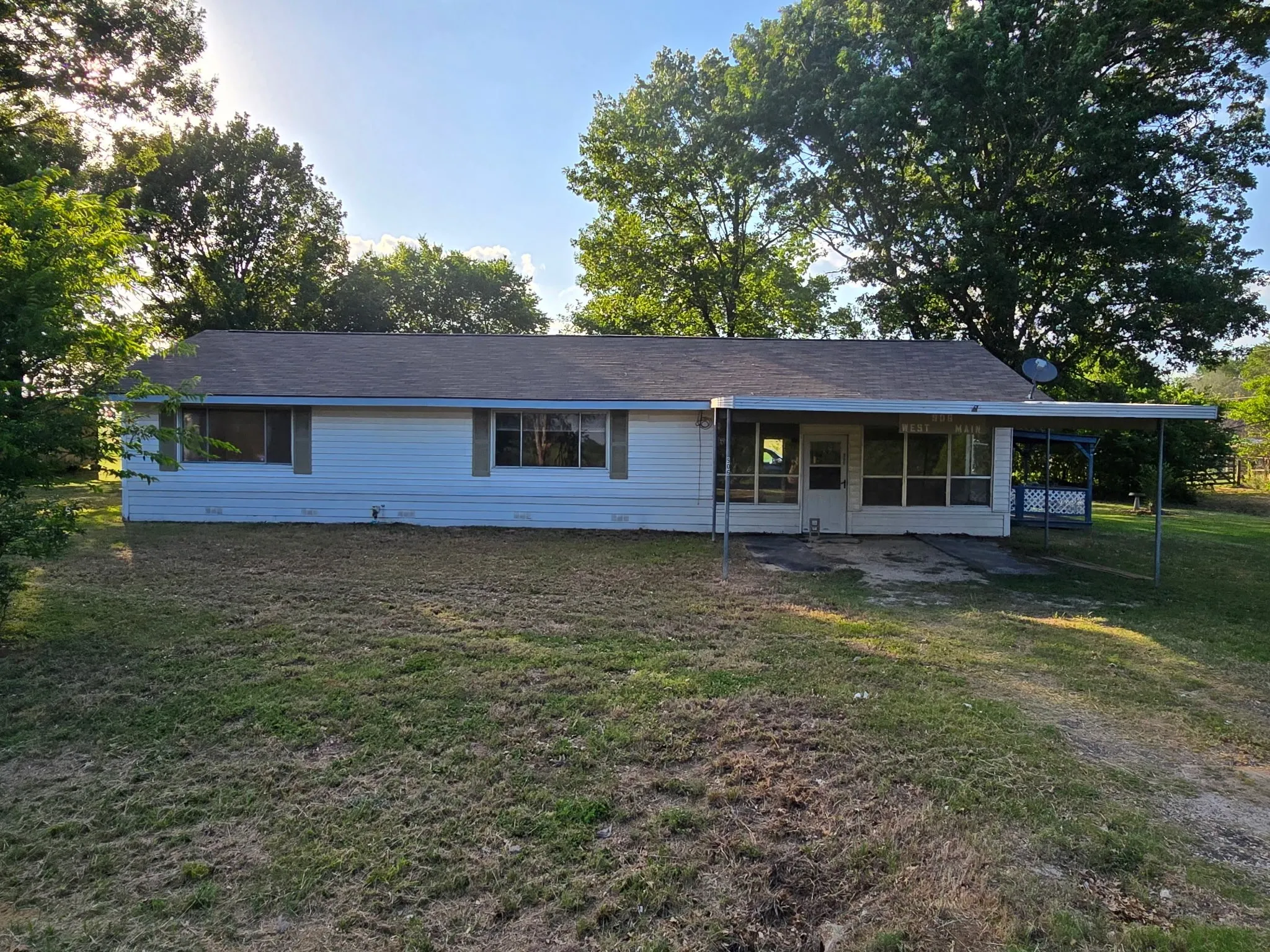 Single Family Residence For Sale in Navarro County , 906 W Main Street, Richland, Texas 76681, 2 Bedroom, 1 Bathroom, Garage spaces, 1,680 Sqft, built in 1968, mls#21286011, Real Estate Agent in Richland, Homes For Sale in Navarro county, Homes For Sale in Richland, Realtor in Richland Texas, Real Estate Brokerage Independent Realty Texas, Luminita Cordes Realtor