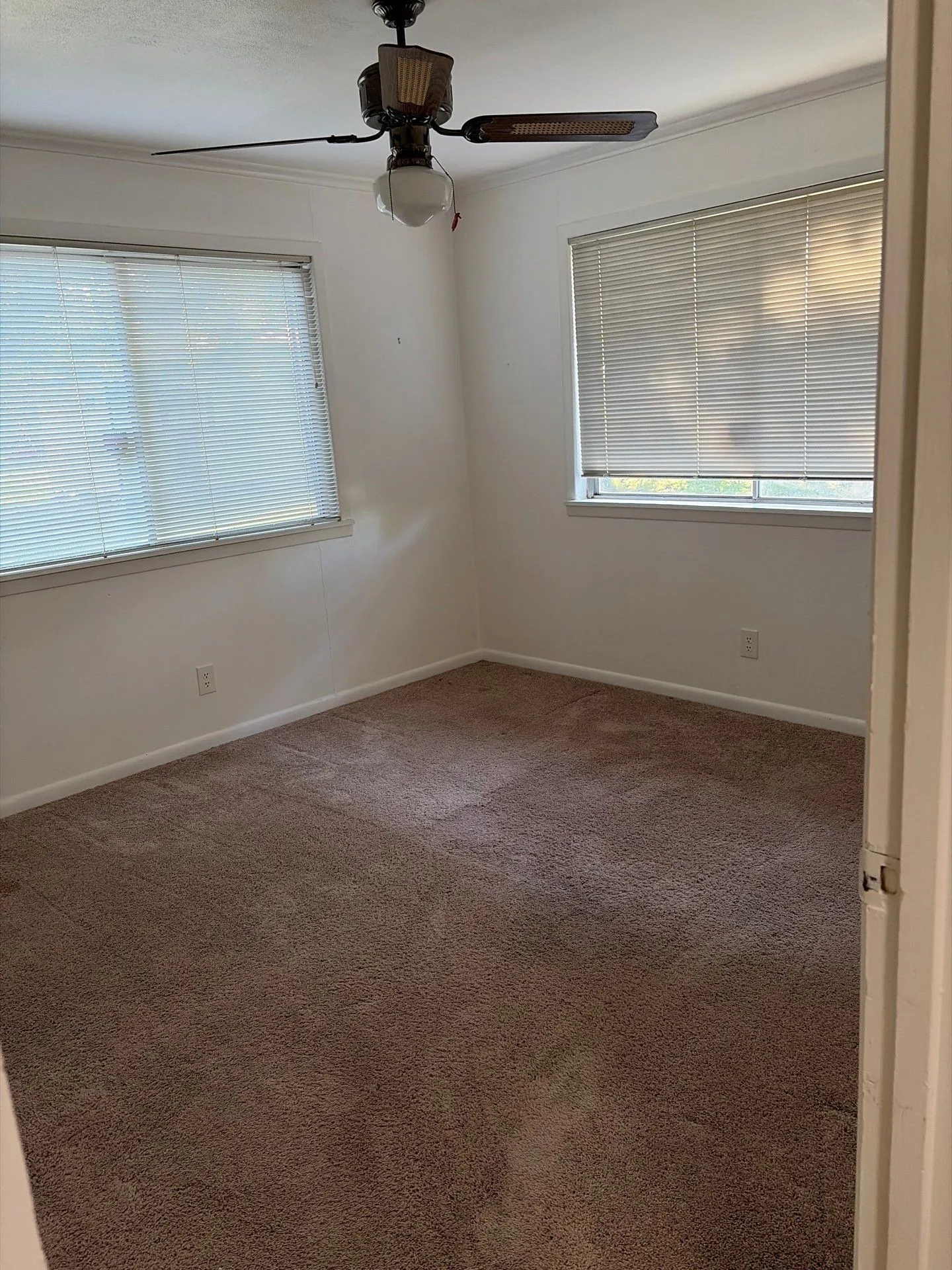 Single Family Residence For Sale in Navarro County , 906 W Main Street, Richland, Texas 76681, 2 Bedroom, 1 Bathroom, Garage spaces, 1,680 Sqft, built in 1968, mls#21286011, Real Estate Agent in Richland, Homes For Sale in Navarro county, Homes For Sale in Richland, Realtor in Richland Texas, Real Estate Brokerage Independent Realty Texas, Luminita Cordes Realtor