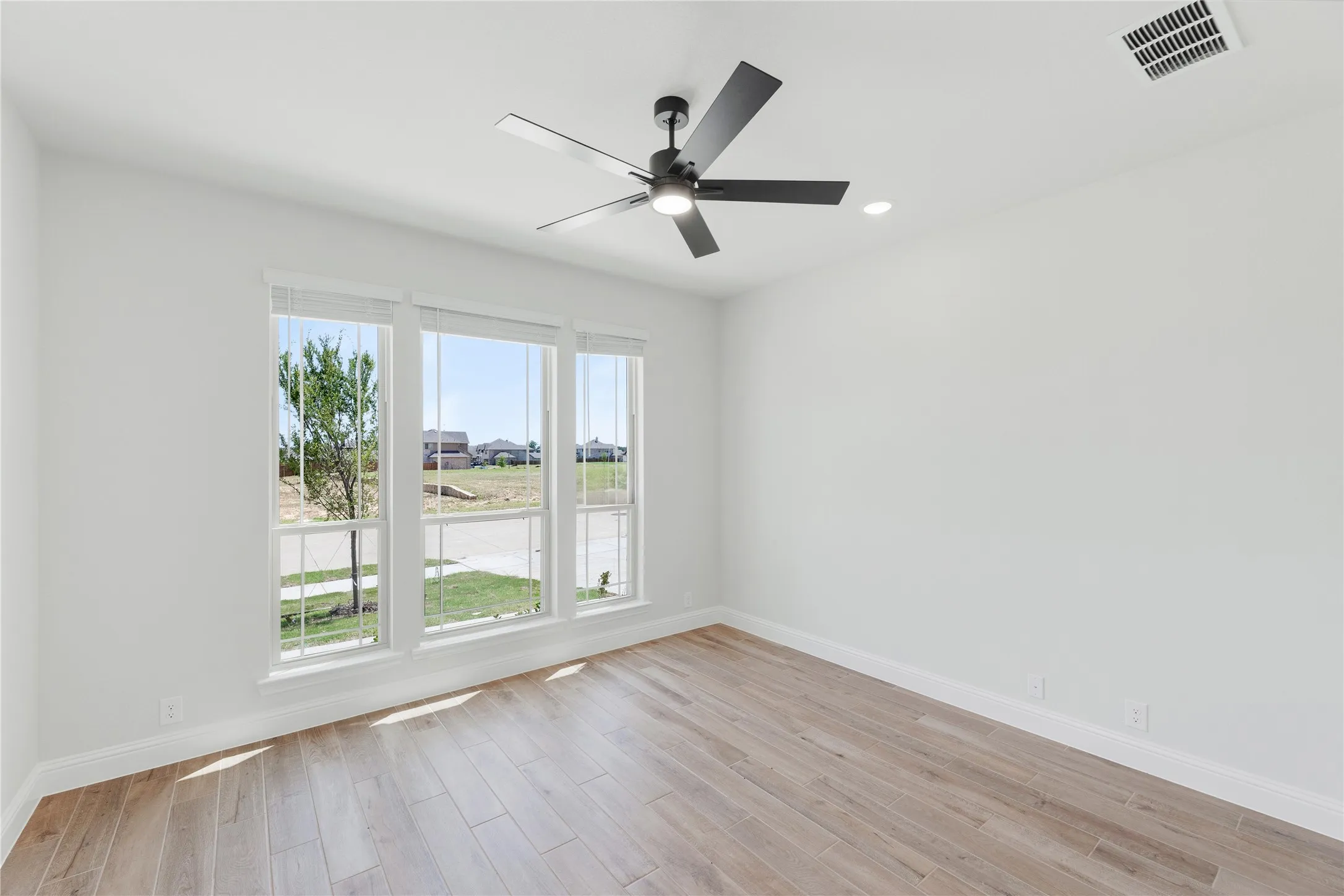 Single Family Residence For Sale in Johnson County , 708 Condor Street, Joshua, Texas 76058, 4 Bedroom, 4 Bathroom, 2 Garage spaces, 3,187 Sqft, built in 2025, mls#21288762, Real Estate Agent in Joshua, Homes For Sale in Johnson county, Homes For Sale in Joshua, Realtor in Joshua Texas, Real Estate Brokerage Independent Realty Texas, Luminita Cordes Realtor