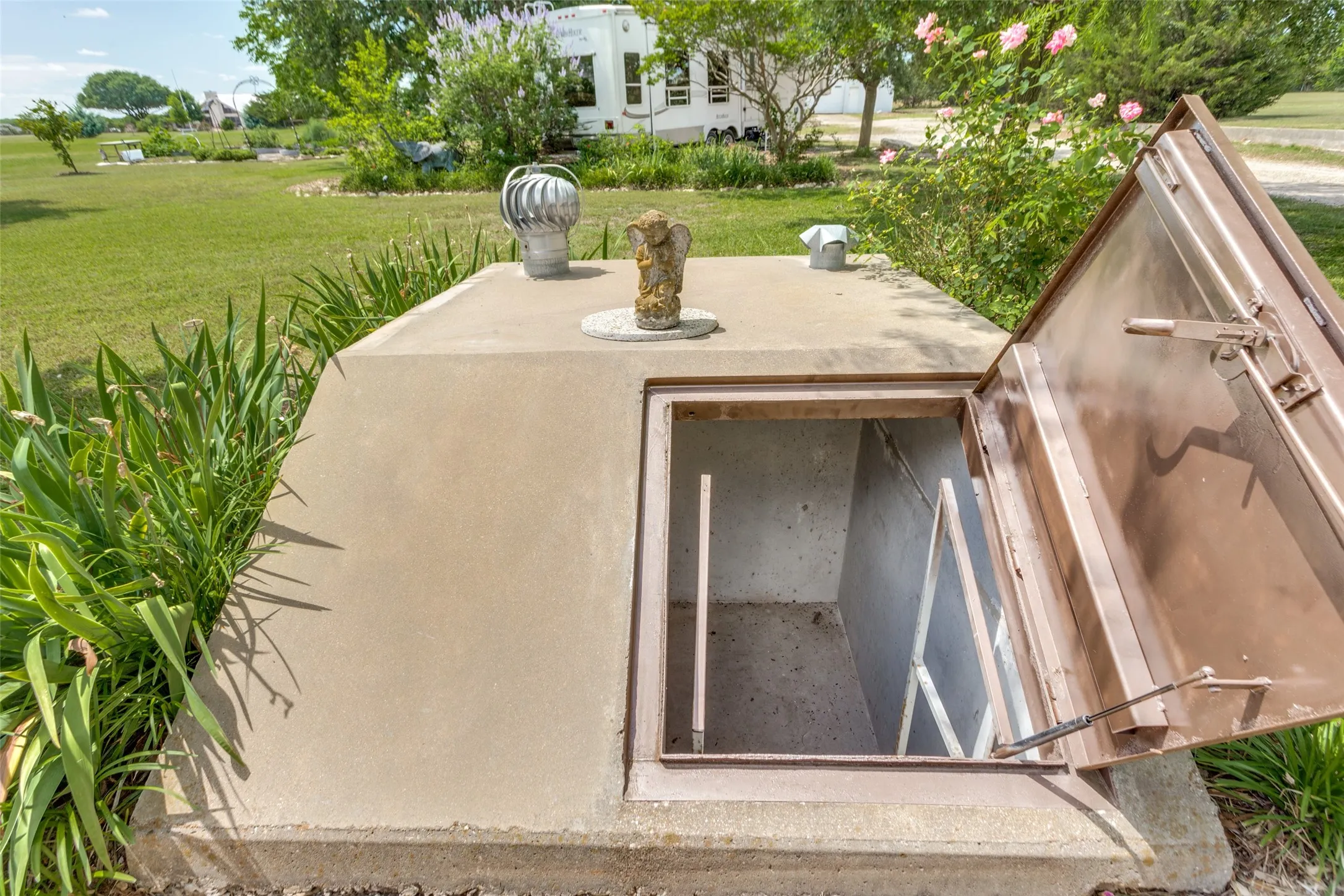 Storm shelter