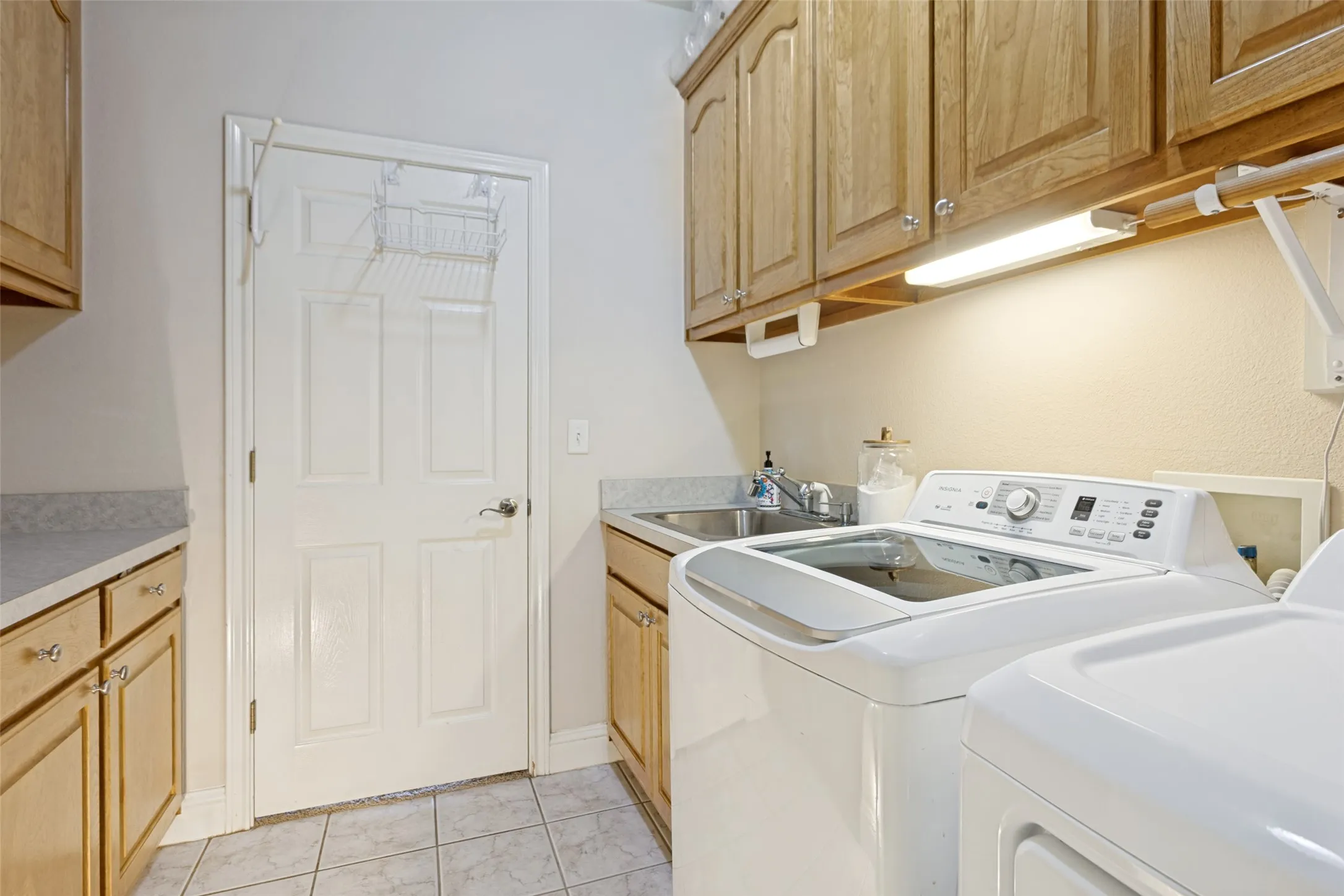 Single Family Residence For Sale in Ellis County , 2640 Skinner Road, Midlothian, Texas 76065, 4 Bedroom, 4 Bathroom, 3 Garage spaces, 2,711 Sqft, built in 2001, mls#21245015, Real Estate Agent in Midlothian, Homes For Sale in Ellis county, Homes For Sale in Midlothian, Realtor in Midlothian Texas, Real Estate Brokerage Independent Realty Texas, Luminita Cordes Realtor