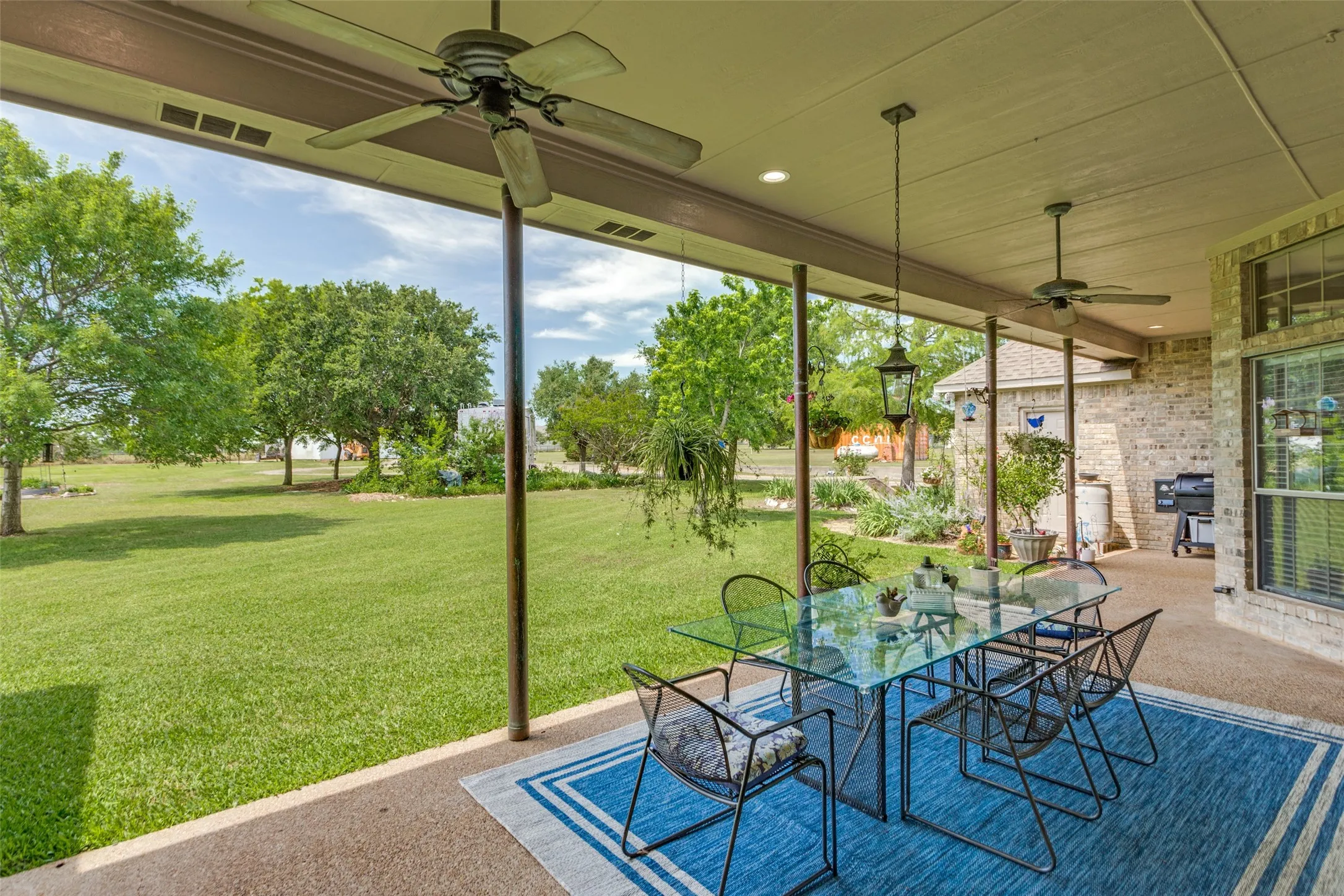 Single Family Residence For Sale in Ellis County , 2640 Skinner Road, Midlothian, Texas 76065, 4 Bedroom, 4 Bathroom, 3 Garage spaces, 2,711 Sqft, built in 2001, mls#21245015, Real Estate Agent in Midlothian, Homes For Sale in Ellis county, Homes For Sale in Midlothian, Realtor in Midlothian Texas, Real Estate Brokerage Independent Realty Texas, Luminita Cordes Realtor