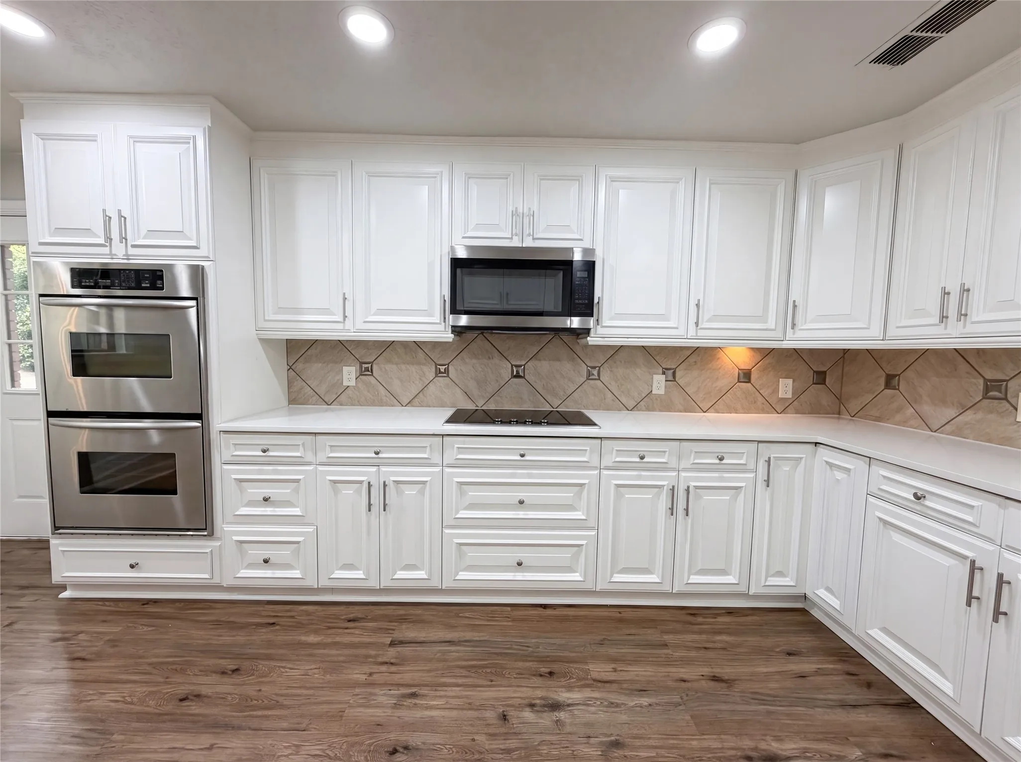 Single Family Residence For Sale in Dallas County , 6878 Burwood Lane, Dallas, Texas 75214, 3 Bedroom, 3 Bathroom, 2 Garage spaces, 2,852 Sqft, built in 1957, mls#21288063, Real Estate Agent in Dallas, Homes For Sale in Dallas county, Homes For Sale in Dallas, Realtor in Dallas Texas, Real Estate Brokerage Independent Realty Texas, Luminita Cordes Realtor