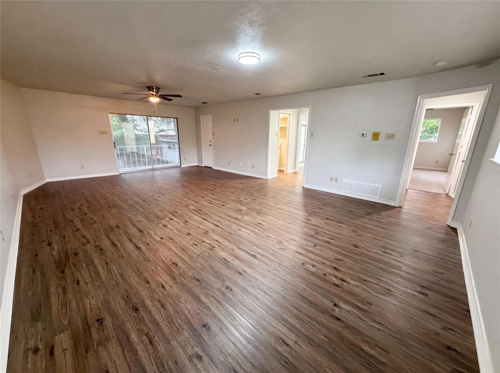 Single Family Residence For Sale in Dallas County , 6878 Burwood Lane, Dallas, Texas 75214, 3 Bedroom, 3 Bathroom, 2 Garage spaces, 2,852 Sqft, built in 1957, mls#21288063, Real Estate Agent in Dallas, Homes For Sale in Dallas county, Homes For Sale in Dallas, Realtor in Dallas Texas, Real Estate Brokerage Independent Realty Texas, Luminita Cordes Realtor