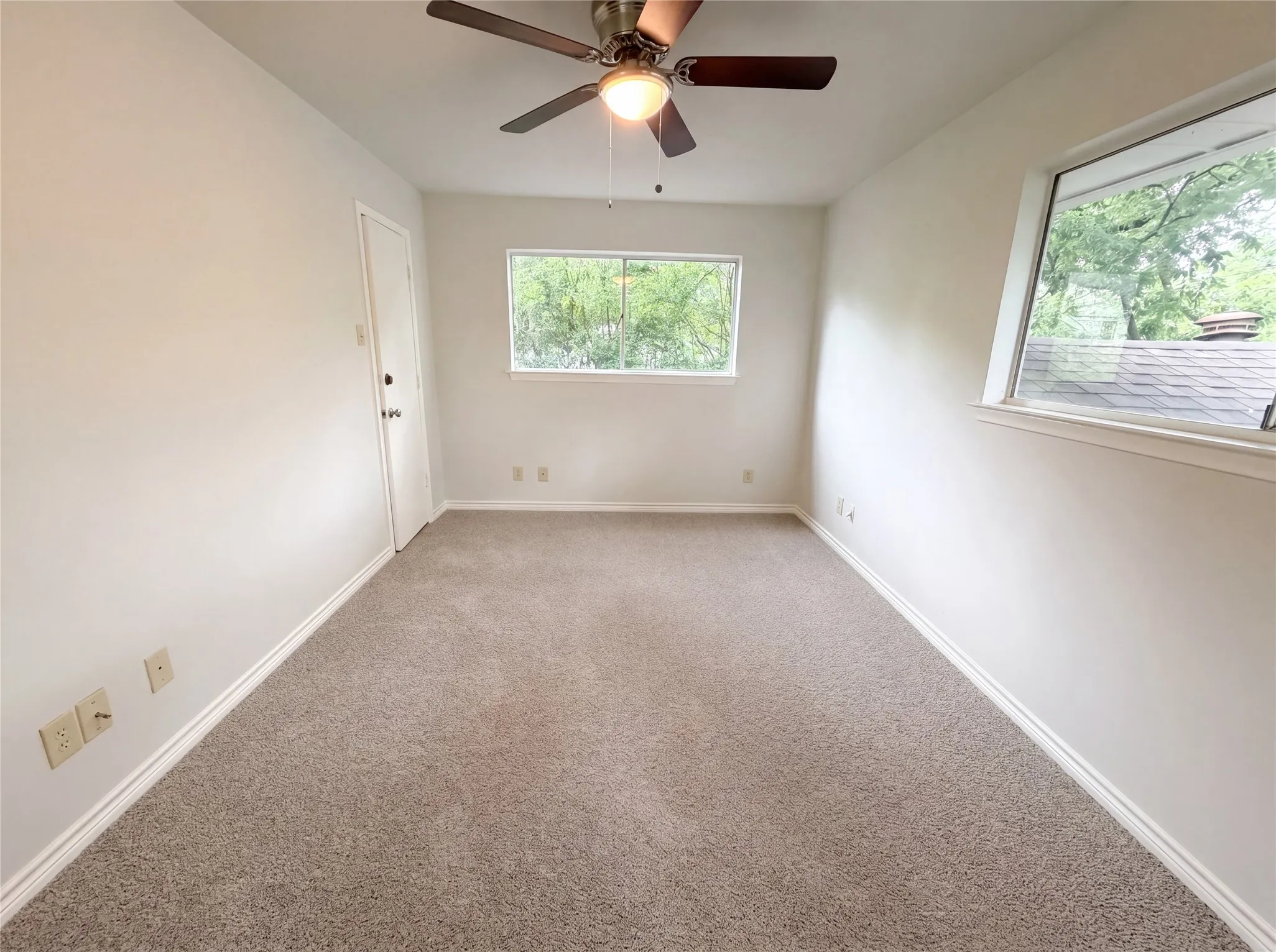 Single Family Residence For Sale in Dallas County , 6878 Burwood Lane, Dallas, Texas 75214, 3 Bedroom, 3 Bathroom, 2 Garage spaces, 2,852 Sqft, built in 1957, mls#21288063, Real Estate Agent in Dallas, Homes For Sale in Dallas county, Homes For Sale in Dallas, Realtor in Dallas Texas, Real Estate Brokerage Independent Realty Texas, Luminita Cordes Realtor