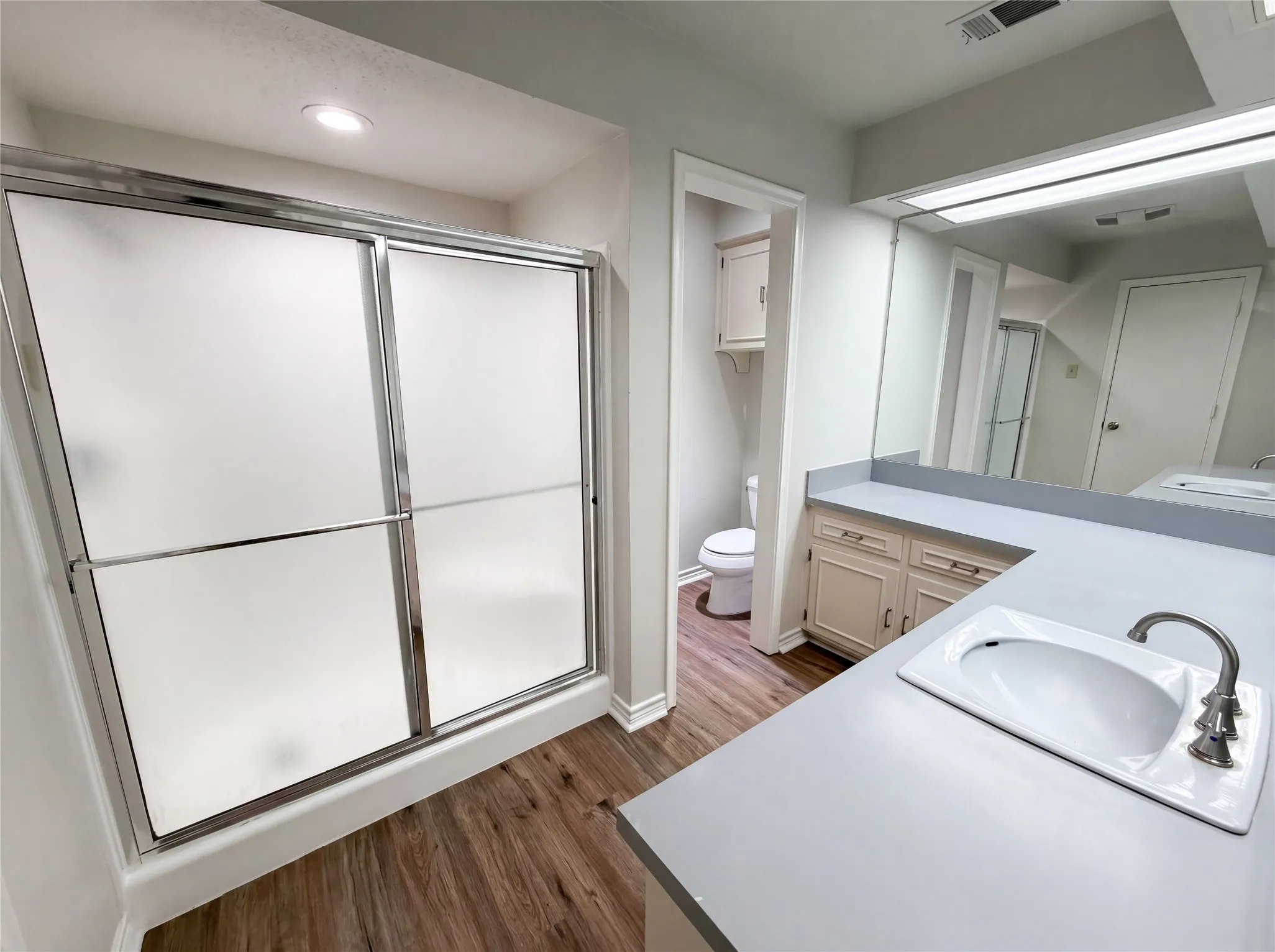 Single Family Residence For Sale in Dallas County , 6878 Burwood Lane, Dallas, Texas 75214, 3 Bedroom, 3 Bathroom, 2 Garage spaces, 2,852 Sqft, built in 1957, mls#21288063, Real Estate Agent in Dallas, Homes For Sale in Dallas county, Homes For Sale in Dallas, Realtor in Dallas Texas, Real Estate Brokerage Independent Realty Texas, Luminita Cordes Realtor