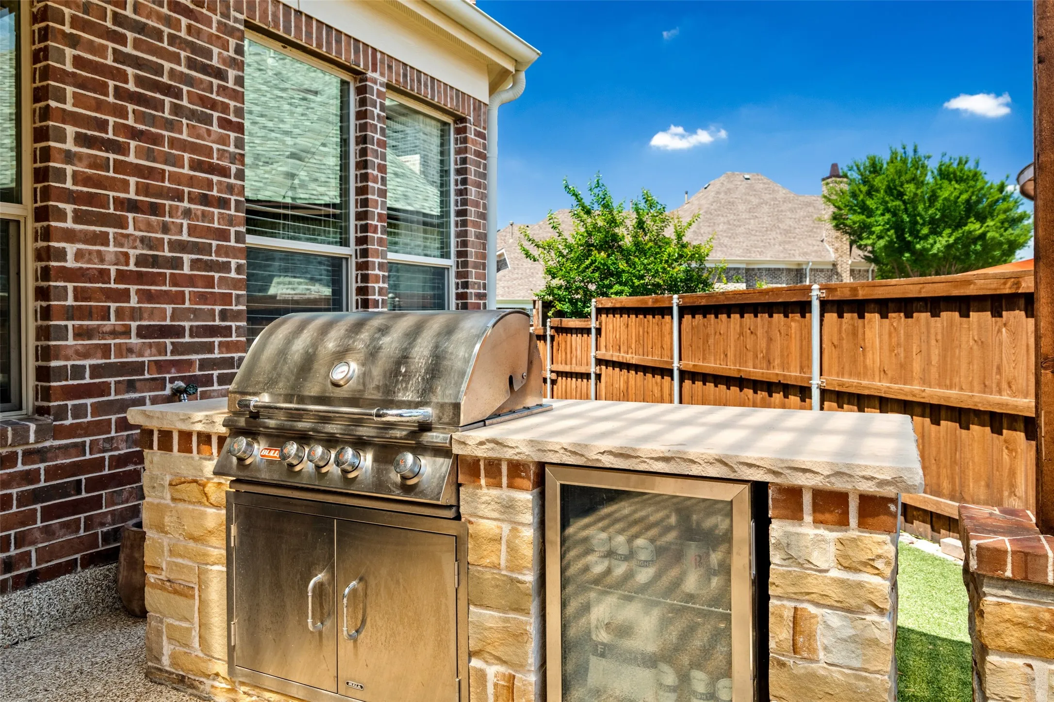 Single Family Residence For Sale in Denton County , 8255 Lindsay Gardens, The Colony, Texas 75056, 4 Bedroom, 4 Bathroom, 2 Garage spaces, 3,341 Sqft, built in 2011, mls#21288427, Real Estate Agent in The Colony, Homes For Sale in Denton county, Homes For Sale in The Colony, Realtor in The Colony Texas, Real Estate Brokerage Independent Realty Texas, Luminita Cordes Realtor