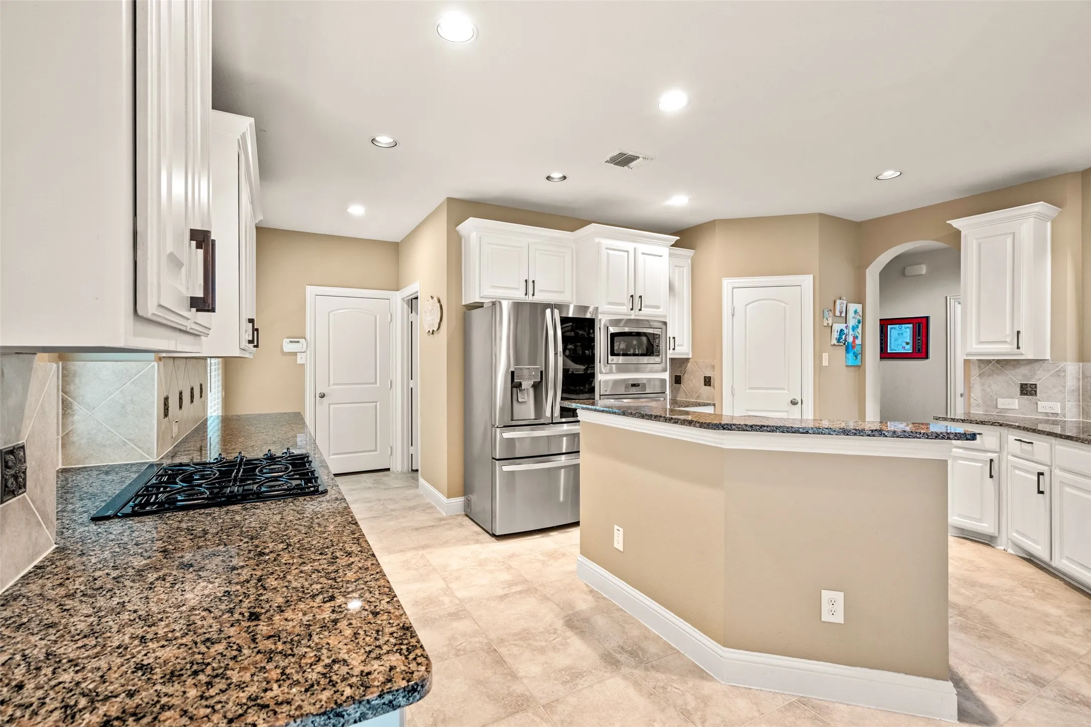 Single Family Residence For Sale in Denton County , 8255 Lindsay Gardens, The Colony, Texas 75056, 4 Bedroom, 4 Bathroom, 2 Garage spaces, 3,341 Sqft, built in 2011, mls#21288427, Real Estate Agent in The Colony, Homes For Sale in Denton county, Homes For Sale in The Colony, Realtor in The Colony Texas, Real Estate Brokerage Independent Realty Texas, Luminita Cordes Realtor