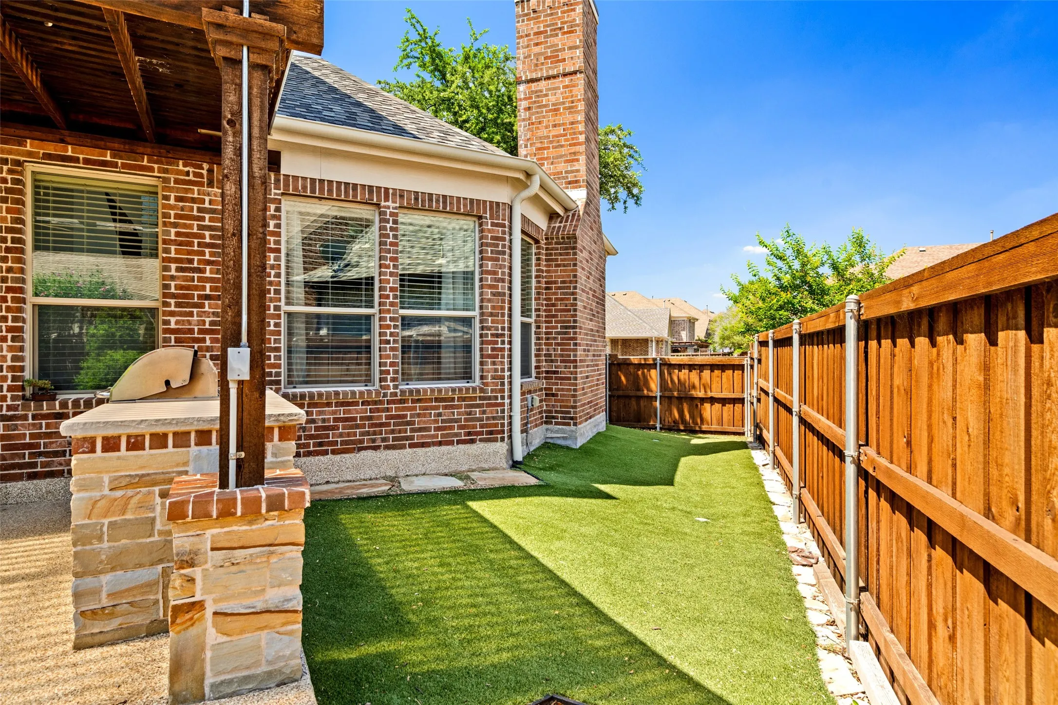 Single Family Residence For Sale in Denton County , 8255 Lindsay Gardens, The Colony, Texas 75056, 4 Bedroom, 4 Bathroom, 2 Garage spaces, 3,341 Sqft, built in 2011, mls#21288427, Real Estate Agent in The Colony, Homes For Sale in Denton county, Homes For Sale in The Colony, Realtor in The Colony Texas, Real Estate Brokerage Independent Realty Texas, Luminita Cordes Realtor
