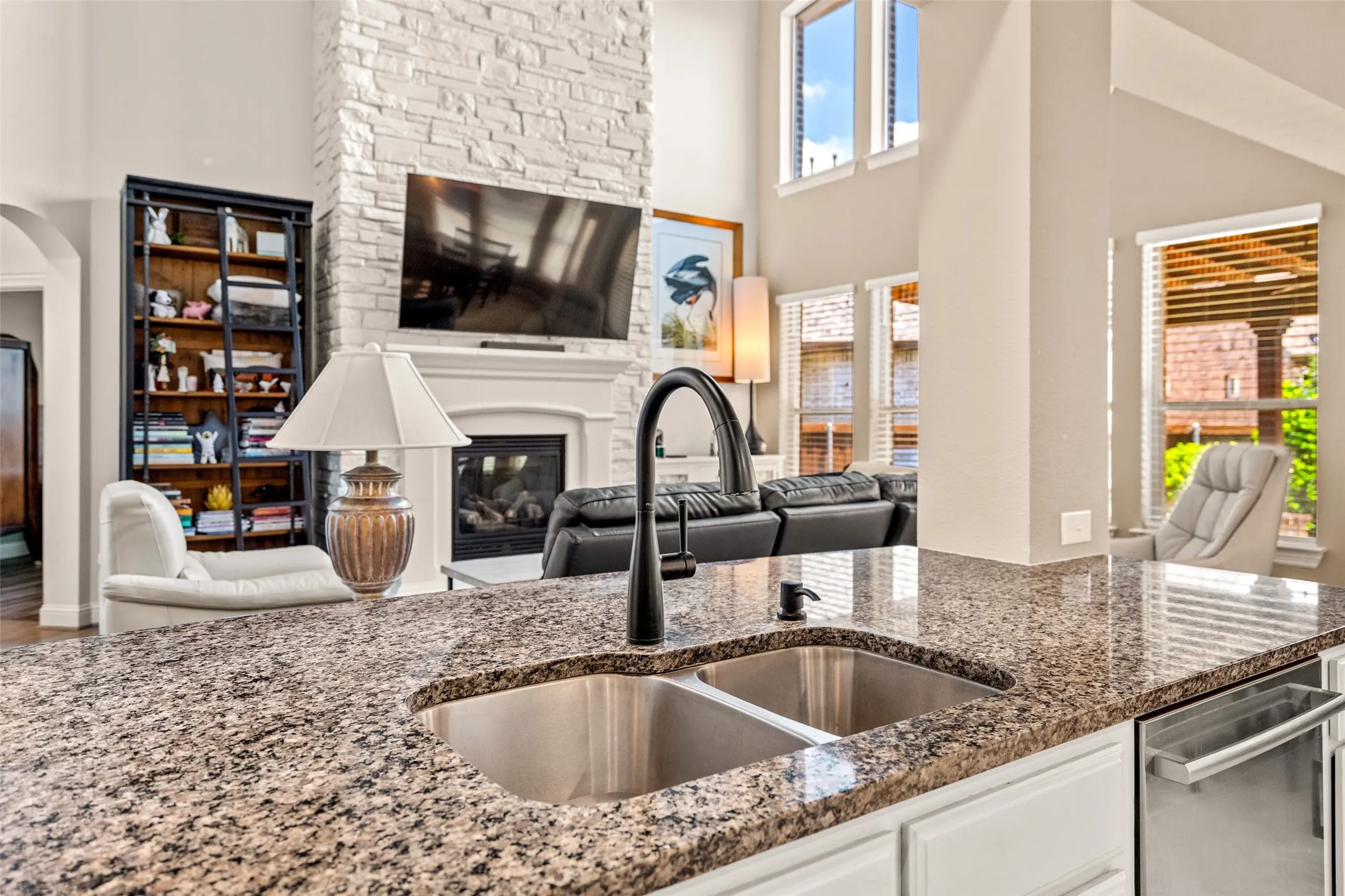 Single Family Residence For Sale in Denton County , 8255 Lindsay Gardens, The Colony, Texas 75056, 4 Bedroom, 4 Bathroom, 2 Garage spaces, 3,341 Sqft, built in 2011, mls#21288427, Real Estate Agent in The Colony, Homes For Sale in Denton county, Homes For Sale in The Colony, Realtor in The Colony Texas, Real Estate Brokerage Independent Realty Texas, Luminita Cordes Realtor