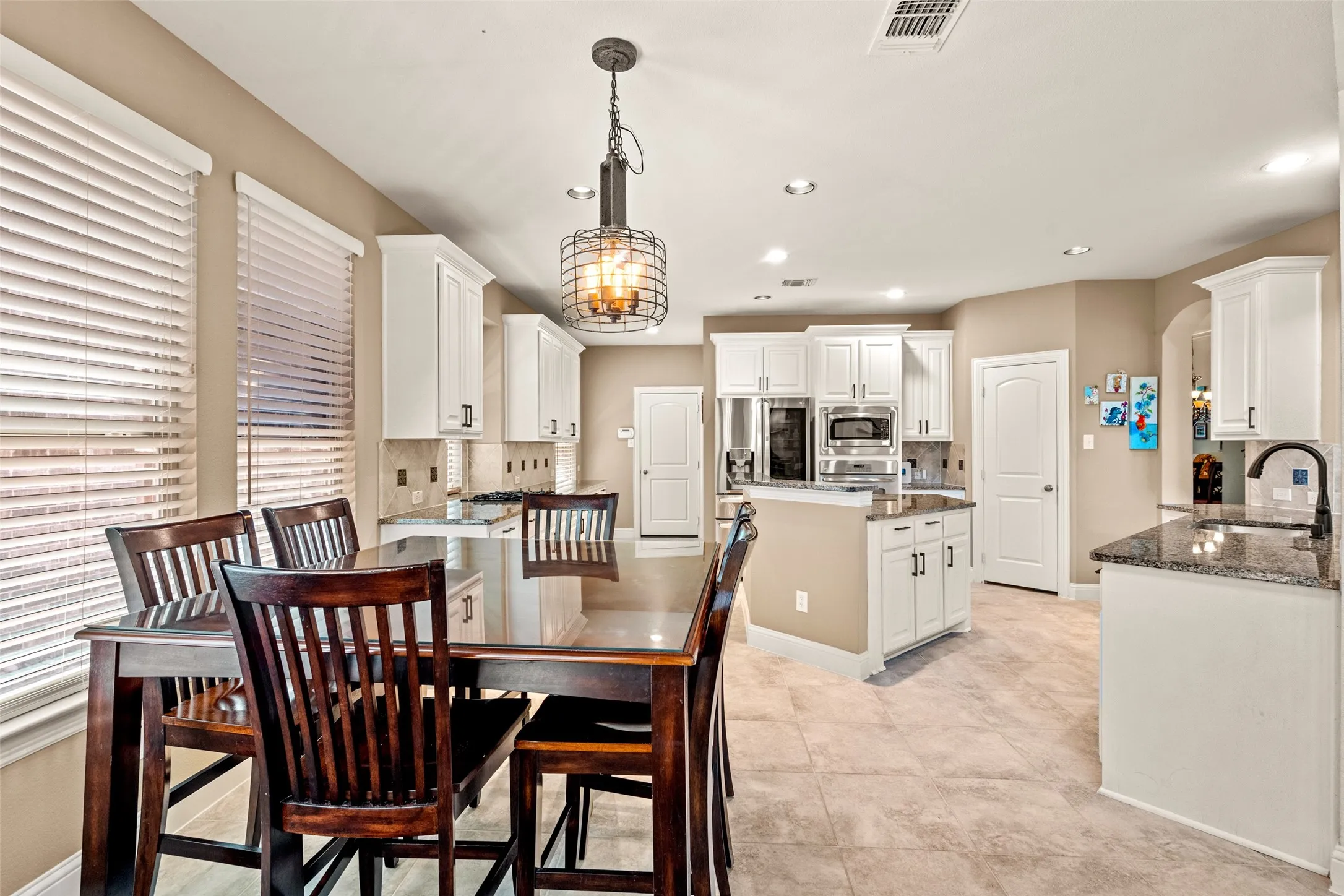 Single Family Residence For Sale in Denton County , 8255 Lindsay Gardens, The Colony, Texas 75056, 4 Bedroom, 4 Bathroom, 2 Garage spaces, 3,341 Sqft, built in 2011, mls#21288427, Real Estate Agent in The Colony, Homes For Sale in Denton county, Homes For Sale in The Colony, Realtor in The Colony Texas, Real Estate Brokerage Independent Realty Texas, Luminita Cordes Realtor