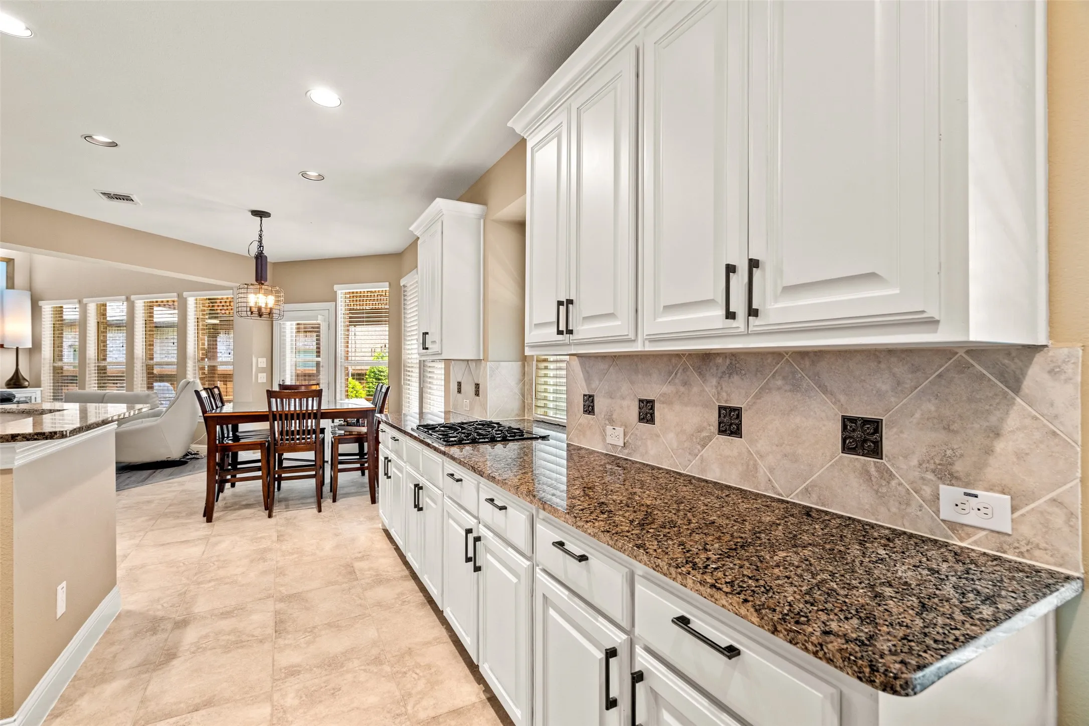 Single Family Residence For Sale in Denton County , 8255 Lindsay Gardens, The Colony, Texas 75056, 4 Bedroom, 4 Bathroom, 2 Garage spaces, 3,341 Sqft, built in 2011, mls#21288427, Real Estate Agent in The Colony, Homes For Sale in Denton county, Homes For Sale in The Colony, Realtor in The Colony Texas, Real Estate Brokerage Independent Realty Texas, Luminita Cordes Realtor