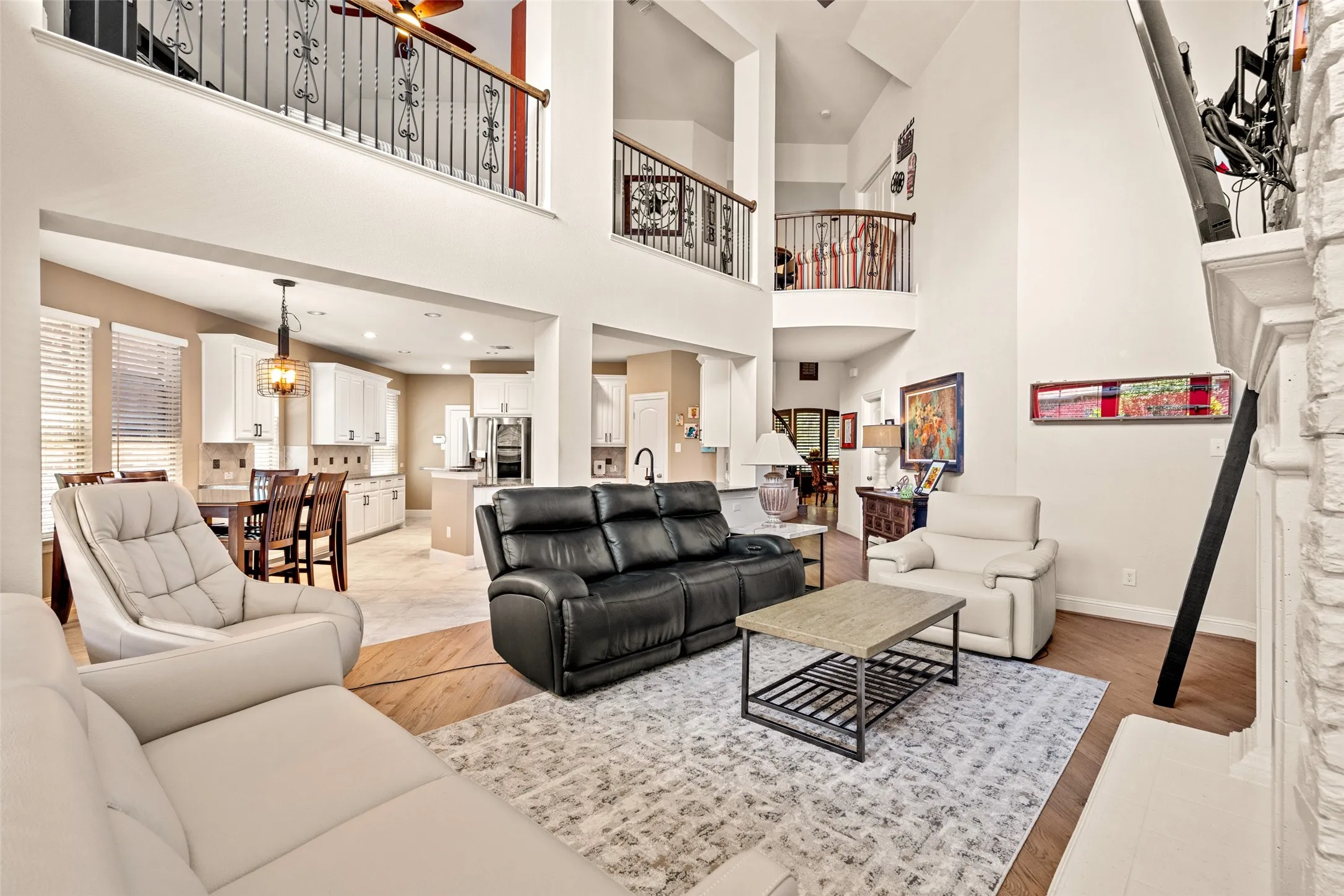 Single Family Residence For Sale in Denton County , 8255 Lindsay Gardens, The Colony, Texas 75056, 4 Bedroom, 4 Bathroom, 2 Garage spaces, 3,341 Sqft, built in 2011, mls#21288427, Real Estate Agent in The Colony, Homes For Sale in Denton county, Homes For Sale in The Colony, Realtor in The Colony Texas, Real Estate Brokerage Independent Realty Texas, Luminita Cordes Realtor