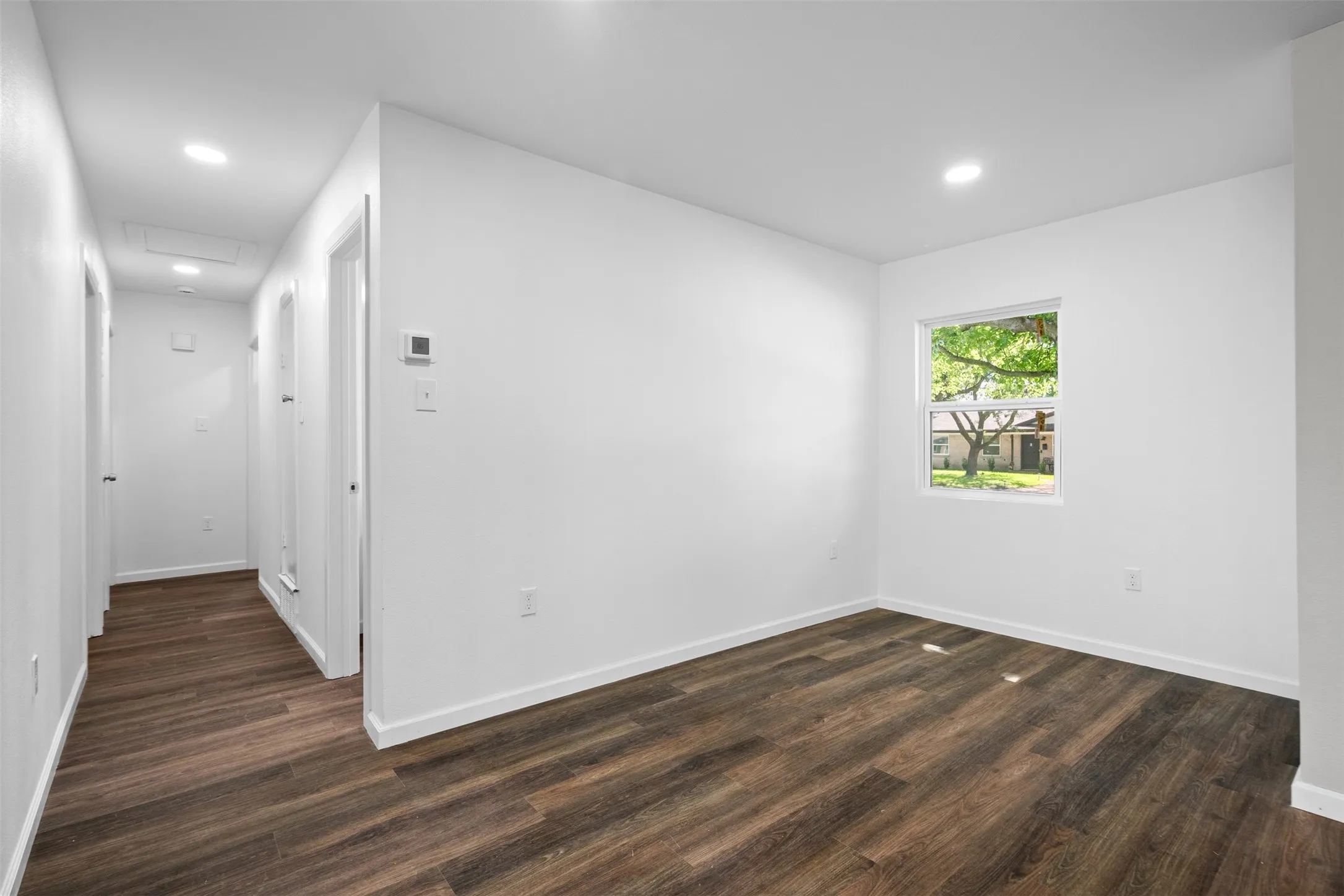 Single Family Residence For Sale in Dallas County , 808 Bluebonnet Lane, Mesquite, Texas 75149, 3 Bedroom, 2 Bathroom, Garage spaces, 982 Sqft, built in 1960, Price $249,000, mls#21288773, Real Estate Agent in Mesquite, Homes For Sale in Dallas county, Homes For Sale in Mesquite, Realtor in Mesquite Texas, Real Estate Brokerage Independent Realty Texas, Luminita Cordes Realtor