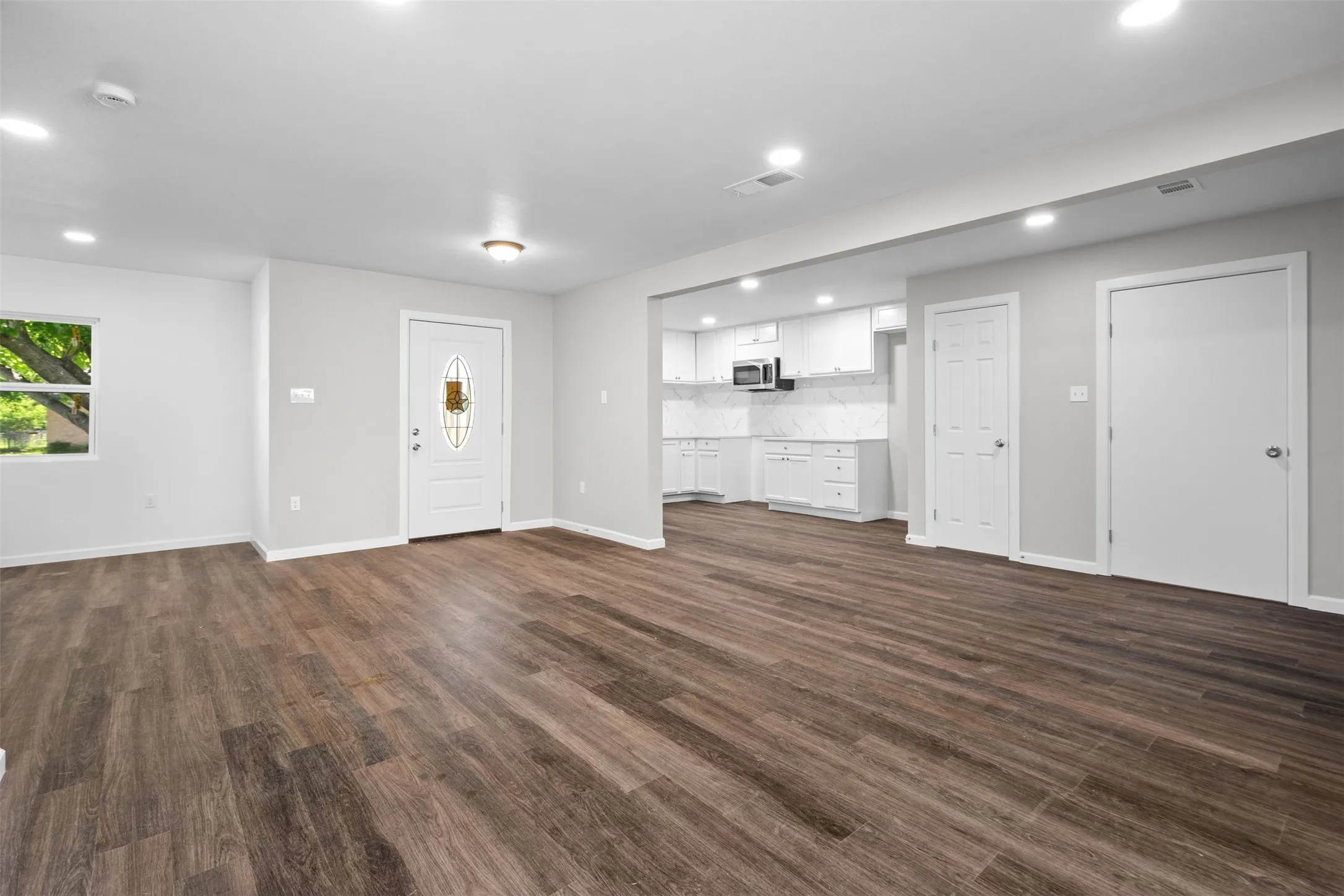 Single Family Residence For Sale in Dallas County , 808 Bluebonnet Lane, Mesquite, Texas 75149, 3 Bedroom, 2 Bathroom, Garage spaces, 982 Sqft, built in 1960, Price $249,000, mls#21288773, Real Estate Agent in Mesquite, Homes For Sale in Dallas county, Homes For Sale in Mesquite, Realtor in Mesquite Texas, Real Estate Brokerage Independent Realty Texas, Luminita Cordes Realtor