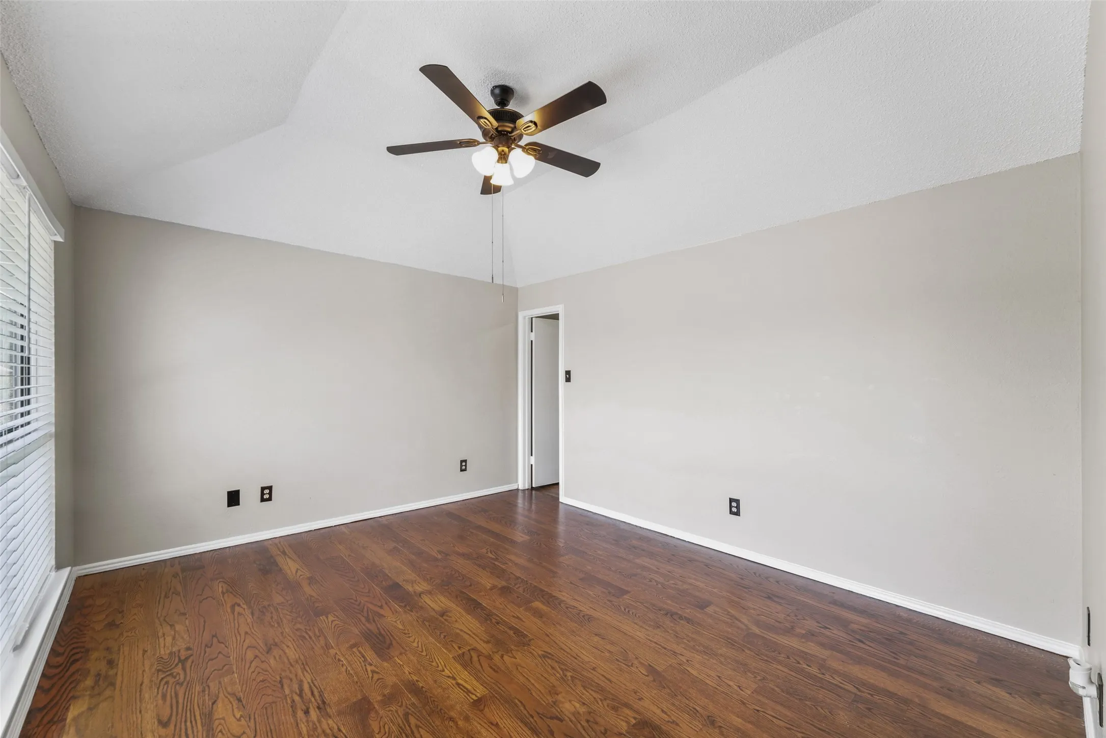 Upstairs Primary Bedroom