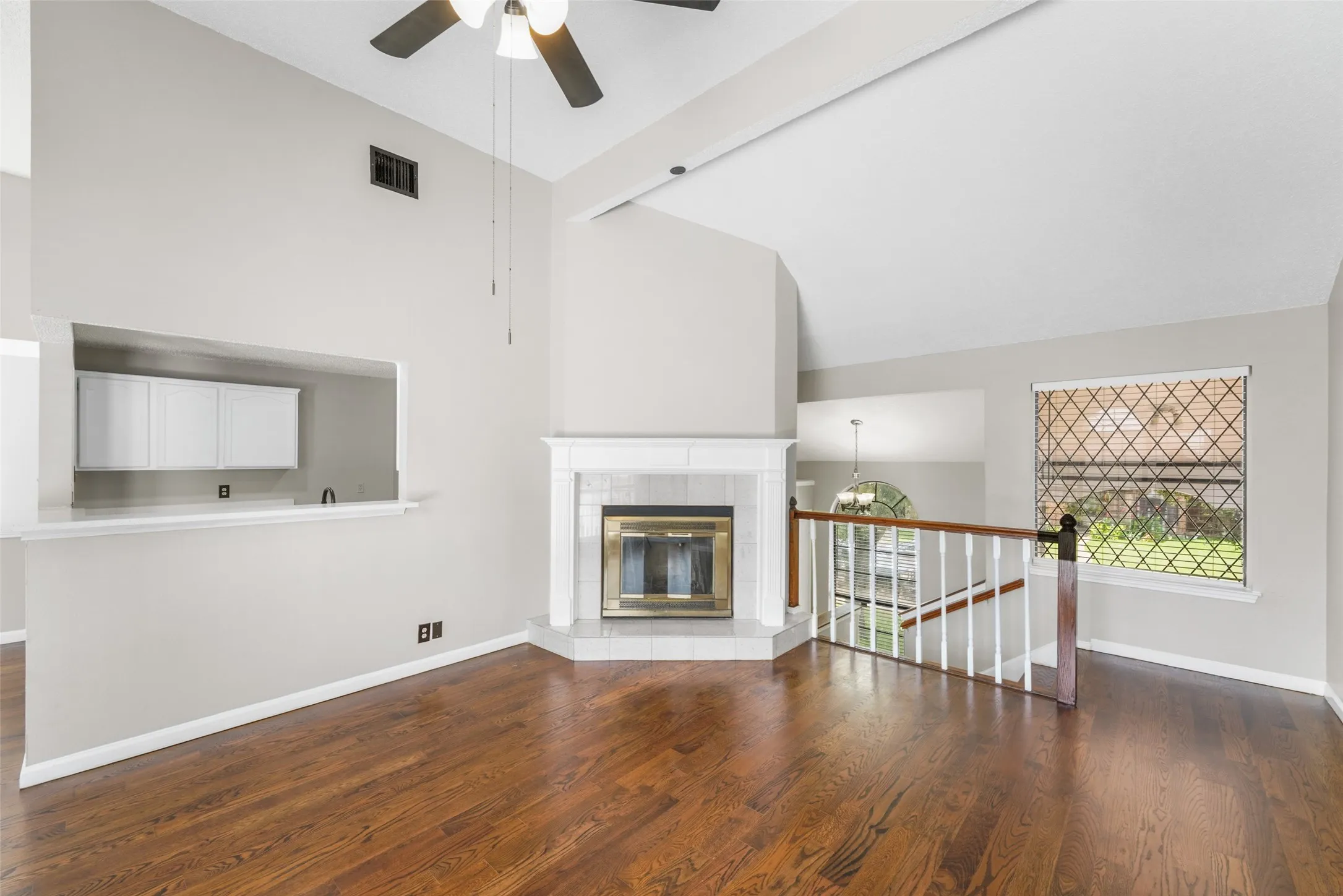 Living Space, Real Hardwoods, Fireplace & Tall Ceilings