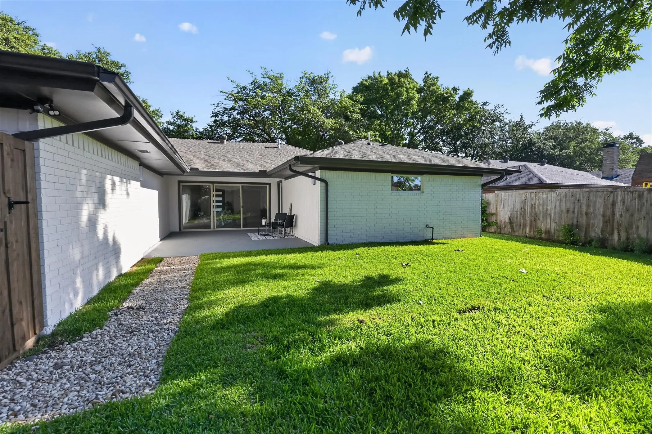 Single Family Residence For Sale in Collin County , 1900 Macao Place, Plano, Texas 75075, 3 Bedroom, 3 Bathroom, 2 Garage spaces, 1,929 Sqft, built in 1976, mls#21288544, Real Estate Agent in Plano, Homes For Sale in Collin county, Homes For Sale in Plano, Realtor in Plano Texas, Real Estate Brokerage Independent Realty Texas, Luminita Cordes Realtor