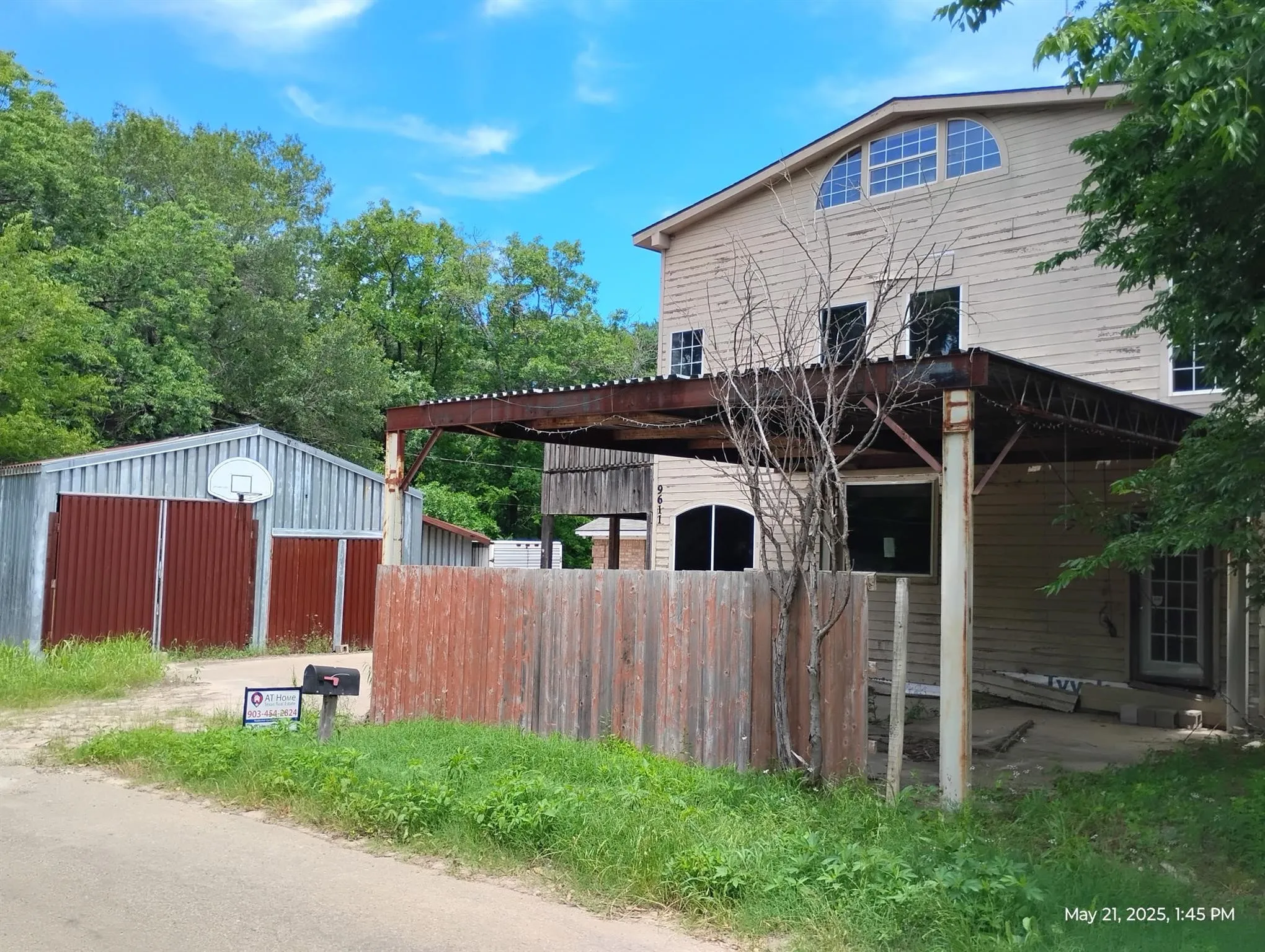 Single Family Residence For Sale in Hunt County , 9611 Private Road 3826, Quinlan, Texas 75474, 5 Bedroom, 4 Bathroom, 2 Garage spaces, 2,665 Sqft, built in 1996, mls#21288802, Real Estate Agent in Quinlan, Homes For Sale in Hunt county, Homes For Sale in Quinlan, Realtor in Quinlan Texas, Real Estate Brokerage Independent Realty Texas, Luminita Cordes Realtor