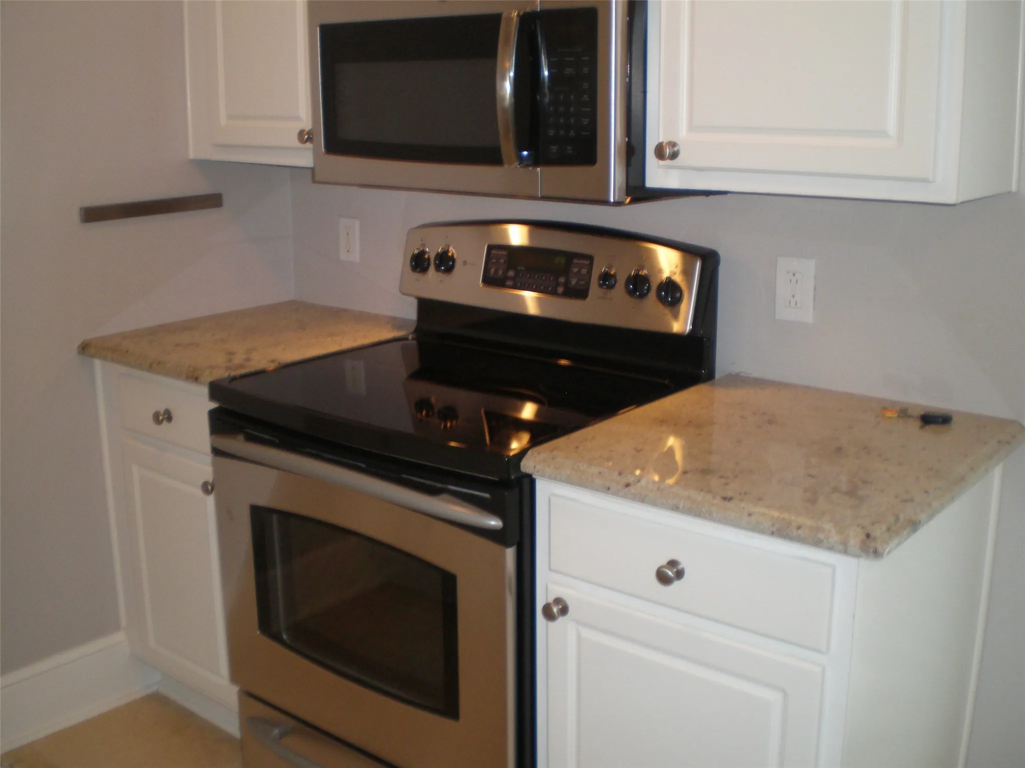 Condominium For Rent in Dallas County , 10119 Regal Park Lane 205, Dallas, Texas 75230, 2 Bedroom, 2 Bathroom, Garage spaces, 949 Sqft, built in 1964, mls#21288695, Real Estate Agent in Dallas, Homes For Rent in Dallas county, Homes For Rent in Dallas, Realtor in Dallas Texas, Real Estate Brokerage Independent Realty Texas, Luminita Cordes Realtor