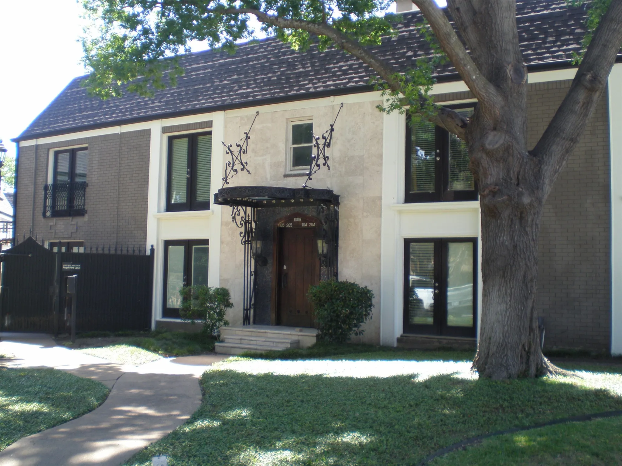 Condominium For Rent in Dallas County , 10119 Regal Park Lane 205, Dallas, Texas 75230, 2 Bedroom, 2 Bathroom, Garage spaces, 949 Sqft, built in 1964, mls#21288695, Real Estate Agent in Dallas, Homes For Rent in Dallas county, Homes For Rent in Dallas, Realtor in Dallas Texas, Real Estate Brokerage Independent Realty Texas, Luminita Cordes Realtor