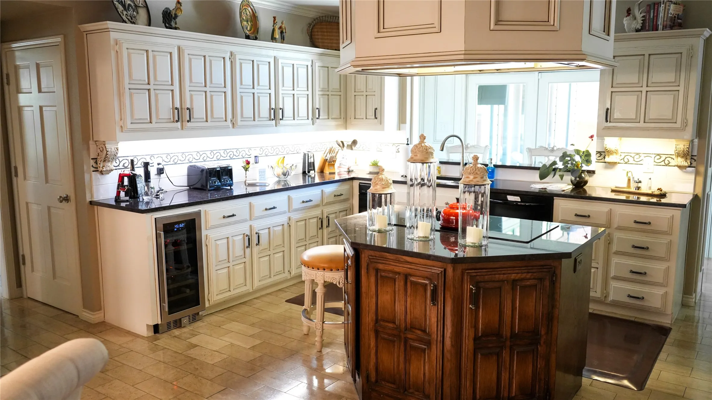 Single Family Residence For Sale in Collin County , 5619 Bent Creek Trail, Dallas, Texas 75252, 3 Bedroom, 5 Bathroom, 2 Garage spaces, 3,694 Sqft, built in 1985, mls#21284794, Real Estate Agent in Dallas, Homes For Sale in Collin county, Homes For Sale in Dallas, Realtor in Dallas Texas, Real Estate Brokerage Independent Realty Texas, Luminita Cordes Realtor
