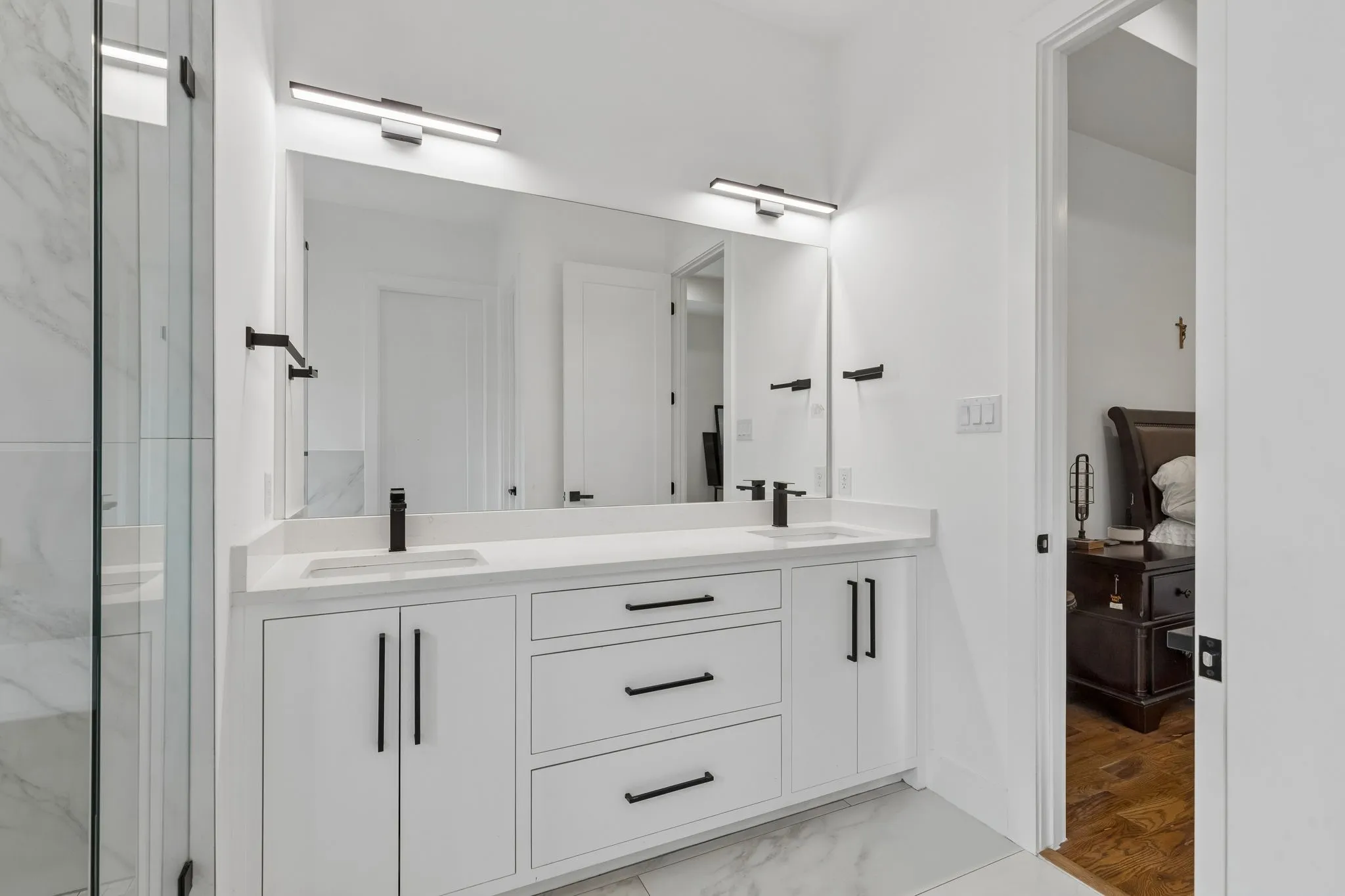 Single Family Residence For Sale in Dallas County , 1717 Mcbroom Street, Dallas, Texas 75212, 4 Bedroom, 4 Bathroom, 2 Garage spaces, 2,561 Sqft, built in 2023, mls#21288860, Real Estate Agent in Dallas, Homes For Sale in Dallas county, Homes For Sale in Dallas, Realtor in Dallas Texas, Real Estate Brokerage Independent Realty Texas, Luminita Cordes Realtor
