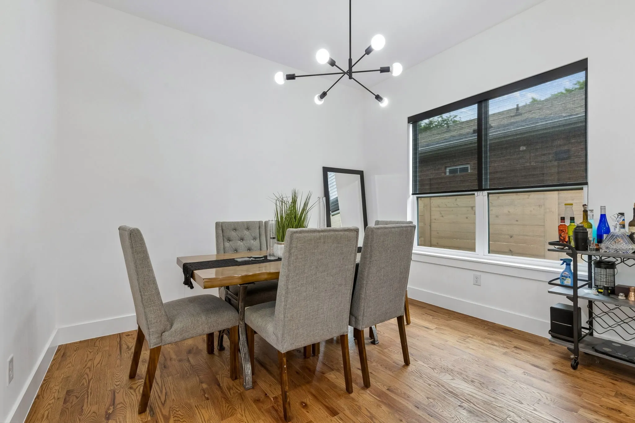 Single Family Residence For Sale in Dallas County , 1717 Mcbroom Street, Dallas, Texas 75212, 4 Bedroom, 4 Bathroom, 2 Garage spaces, 2,561 Sqft, built in 2023, mls#21288860, Real Estate Agent in Dallas, Homes For Sale in Dallas county, Homes For Sale in Dallas, Realtor in Dallas Texas, Real Estate Brokerage Independent Realty Texas, Luminita Cordes Realtor