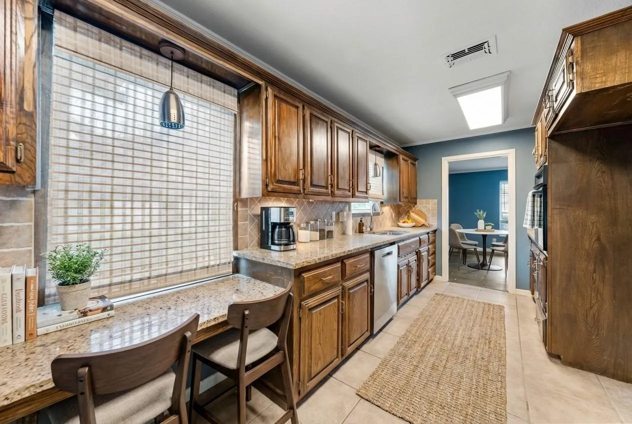 Single Family Residence For Sale in Mc Lennan County , 740 Wedgewood Drive, Woodway, Texas 76712, 3 Bedroom, 2 Bathroom, Garage spaces, 2,176 Sqft, built in 1969, mls#21288847, Real Estate Agent in Woodway, Homes For Sale in Mc Lennan county, Homes For Sale in Woodway, Realtor in Woodway Texas, Real Estate Brokerage Independent Realty Texas, Luminita Cordes Realtor