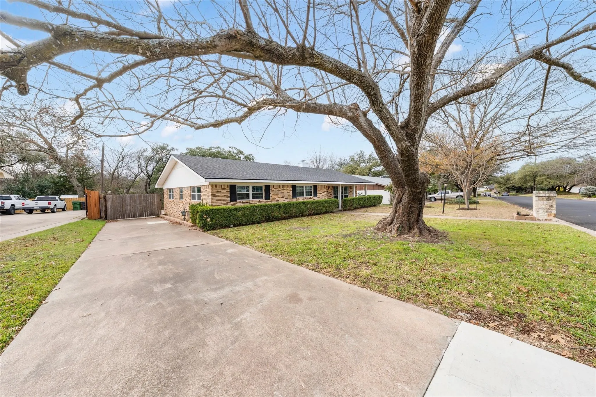 Single Family Residence For Sale in Mc Lennan County , 740 Wedgewood Drive, Woodway, Texas 76712, 3 Bedroom, 2 Bathroom, Garage spaces, 2,176 Sqft, built in 1969, mls#21288847, Real Estate Agent in Woodway, Homes For Sale in Mc Lennan county, Homes For Sale in Woodway, Realtor in Woodway Texas, Real Estate Brokerage Independent Realty Texas, Luminita Cordes Realtor