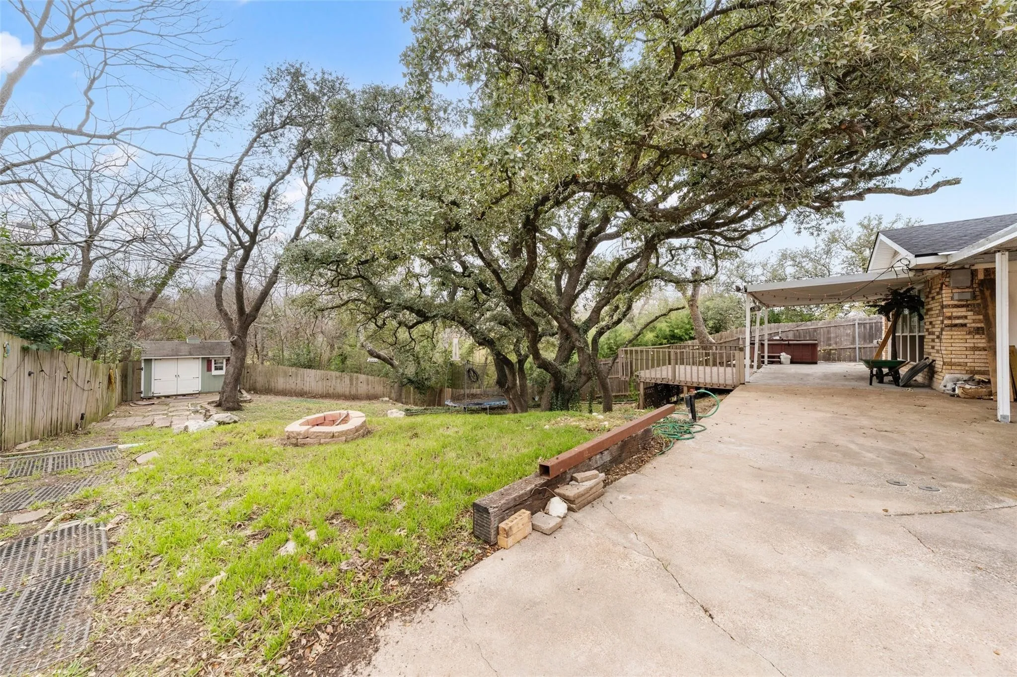 Single Family Residence For Sale in Mc Lennan County , 740 Wedgewood Drive, Woodway, Texas 76712, 3 Bedroom, 2 Bathroom, Garage spaces, 2,176 Sqft, built in 1969, mls#21288847, Real Estate Agent in Woodway, Homes For Sale in Mc Lennan county, Homes For Sale in Woodway, Realtor in Woodway Texas, Real Estate Brokerage Independent Realty Texas, Luminita Cordes Realtor