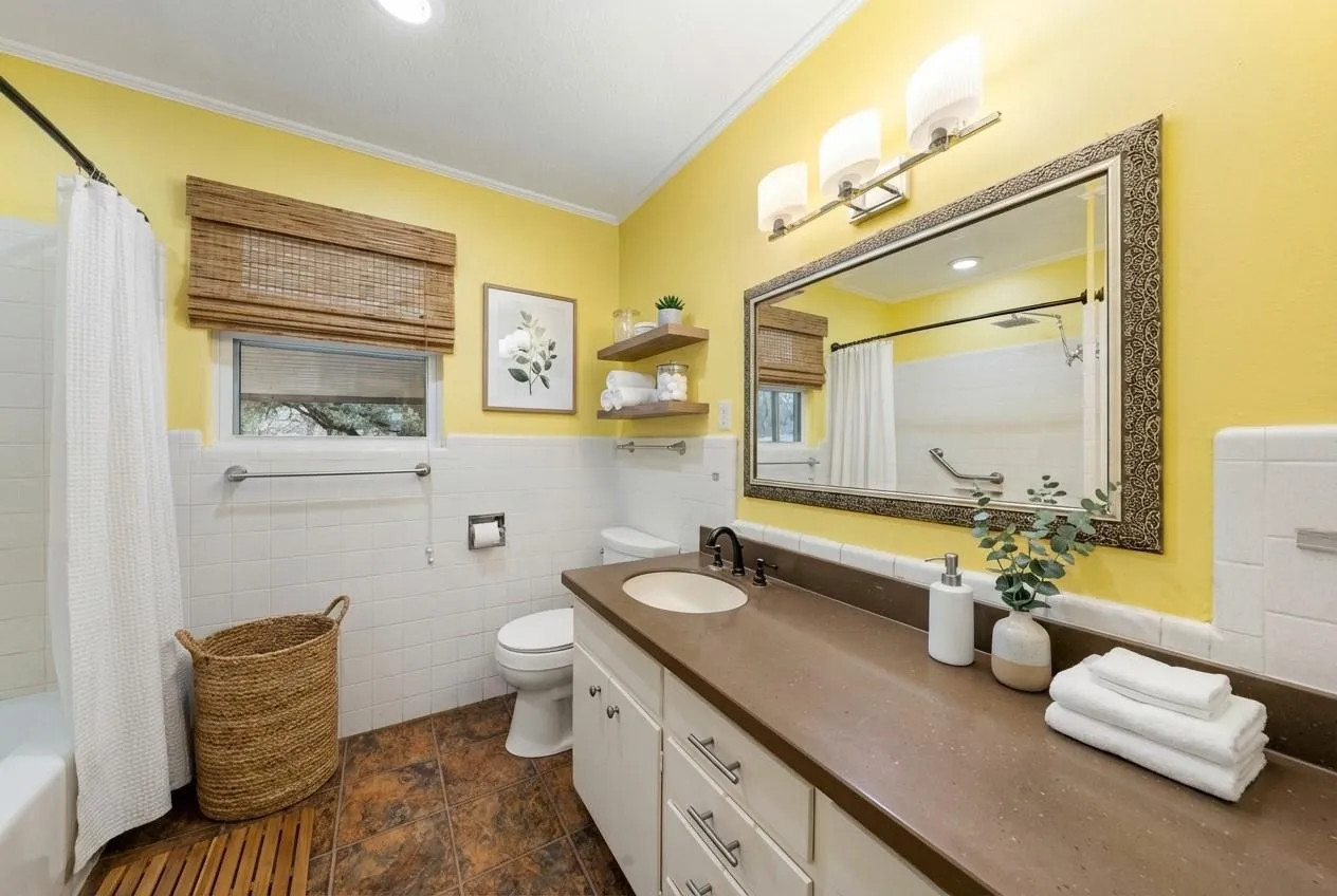 Single Family Residence For Sale in Mc Lennan County , 740 Wedgewood Drive, Woodway, Texas 76712, 3 Bedroom, 2 Bathroom, Garage spaces, 2,176 Sqft, built in 1969, mls#21288847, Real Estate Agent in Woodway, Homes For Sale in Mc Lennan county, Homes For Sale in Woodway, Realtor in Woodway Texas, Real Estate Brokerage Independent Realty Texas, Luminita Cordes Realtor