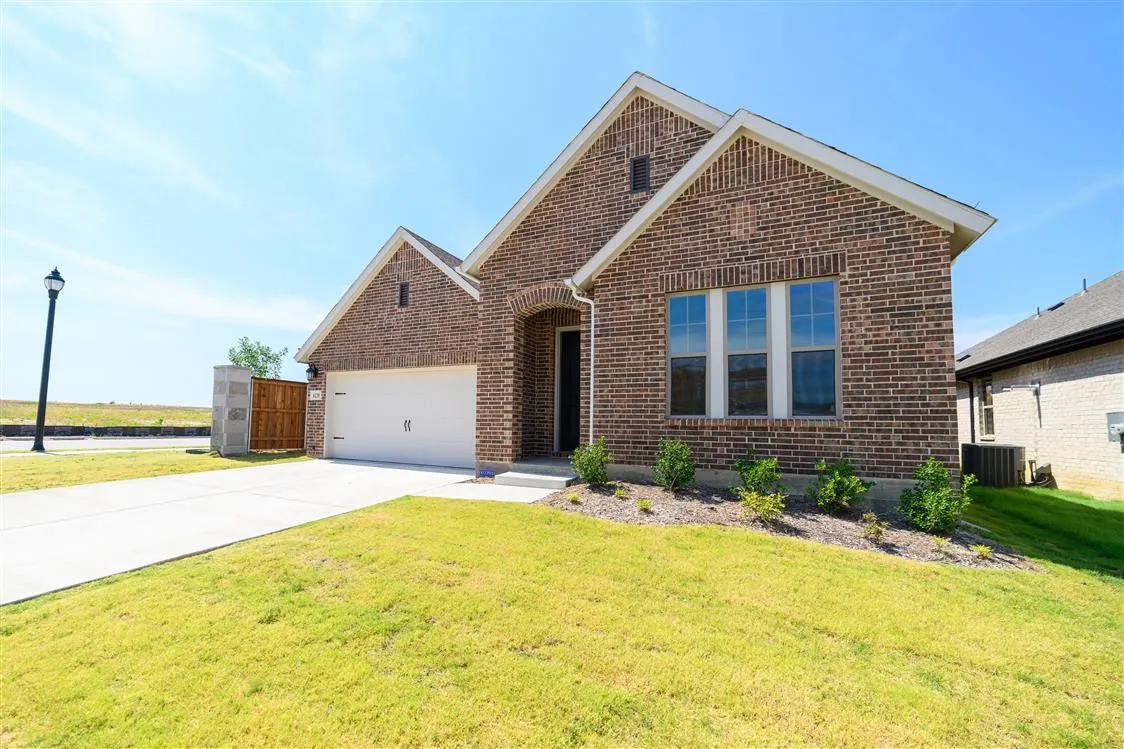Single Family Residence For Sale in Rockwall County , 4138 Anglers Way, Royse City, Texas 75189, 3 Bedrooms, 2 Bathrooms, 2 Garage spaces, 2,301 Sqft, built in 2021, Price $365,000, mls#21274931, Real Estate Agent in Royse City, Homes For Sale in Rockwall county, Homes For Sale in Royse City, Realtor in Royse City Texas, Real Estate Brokerage Independent Realty Texas, Luminita Cordes Realtor