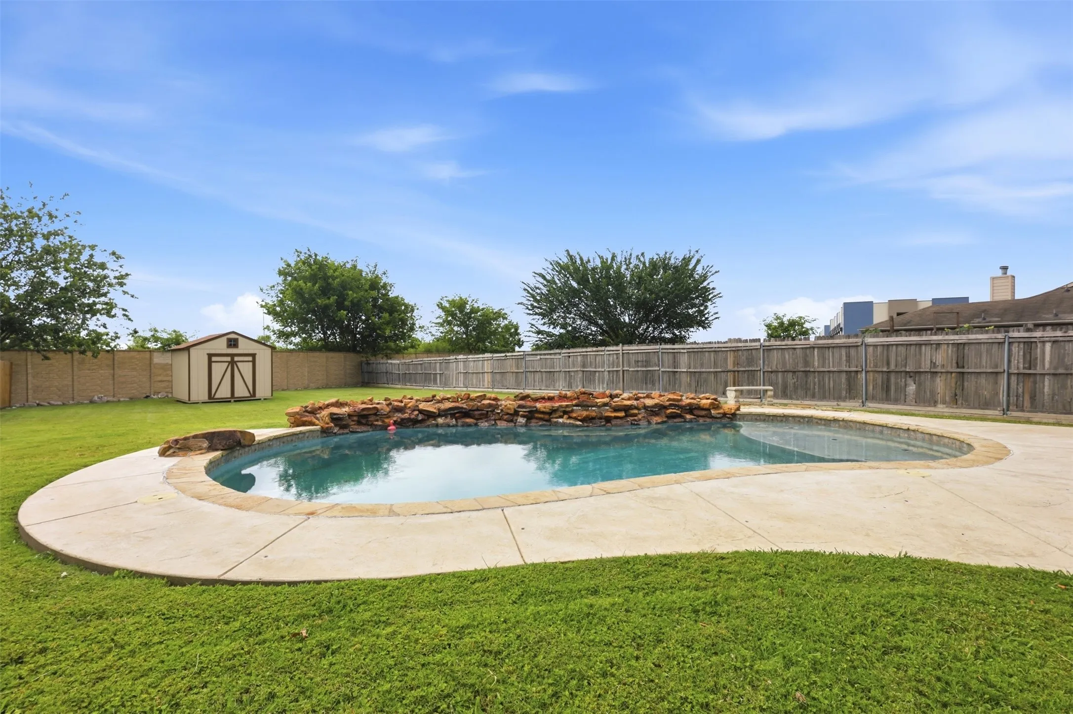 Single Family Residence For Sale in Tarrant County , 12521 Patnoe Drive, Fort Worth, Texas 76028, 5 Bedroom, 3 Bathroom, 2 Garage spaces, 2,844 Sqft, built in 2005, mls#21288894, Real Estate Agent in Fort Worth, Homes For Sale in Tarrant county, Homes For Sale in Fort Worth, Realtor in Fort Worth Texas, Real Estate Brokerage Independent Realty Texas, Luminita Cordes Realtor