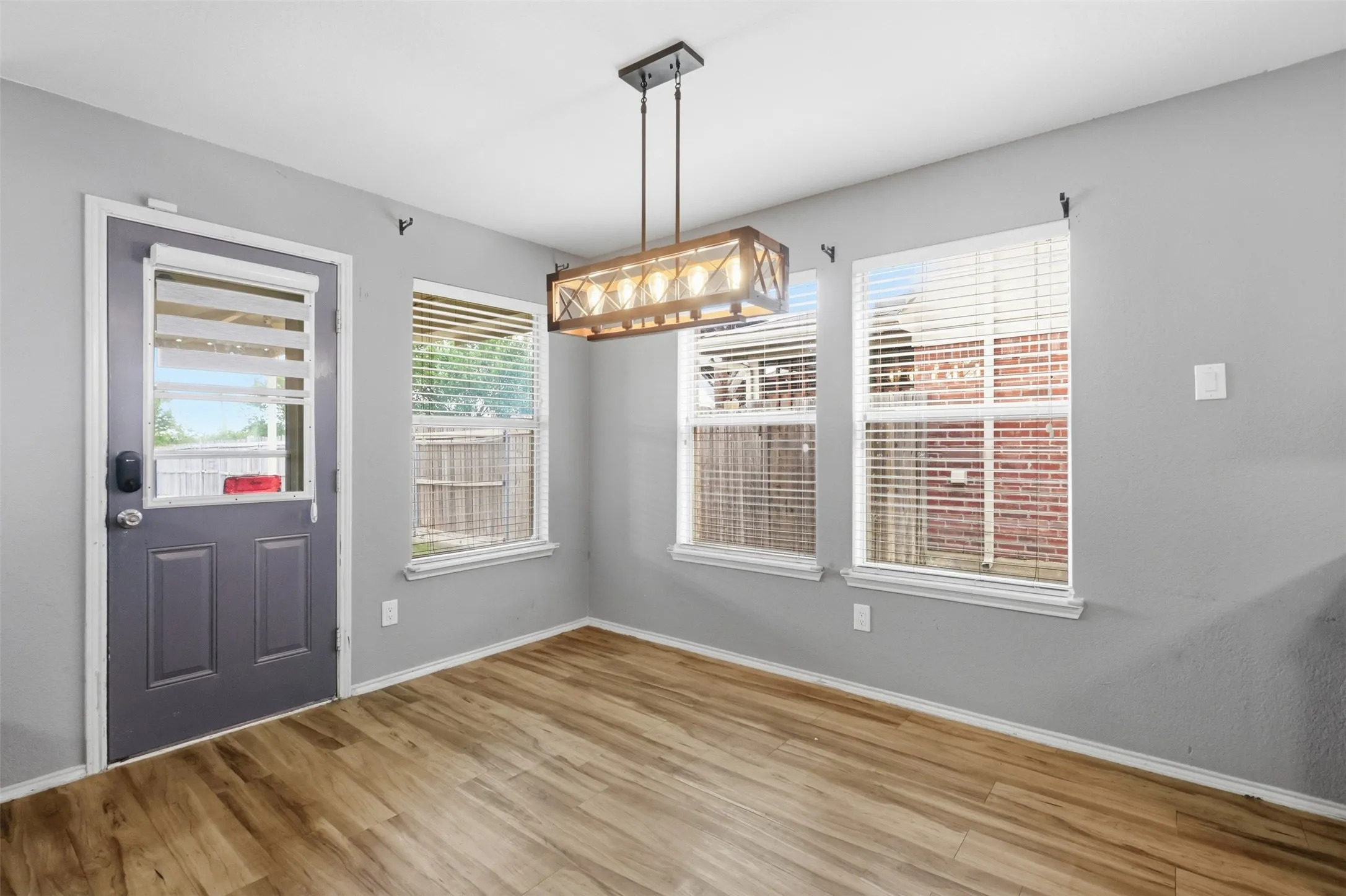 Single Family Residence For Sale in Tarrant County , 12521 Patnoe Drive, Fort Worth, Texas 76028, 5 Bedroom, 3 Bathroom, 2 Garage spaces, 2,844 Sqft, built in 2005, mls#21288894, Real Estate Agent in Fort Worth, Homes For Sale in Tarrant county, Homes For Sale in Fort Worth, Realtor in Fort Worth Texas, Real Estate Brokerage Independent Realty Texas, Luminita Cordes Realtor