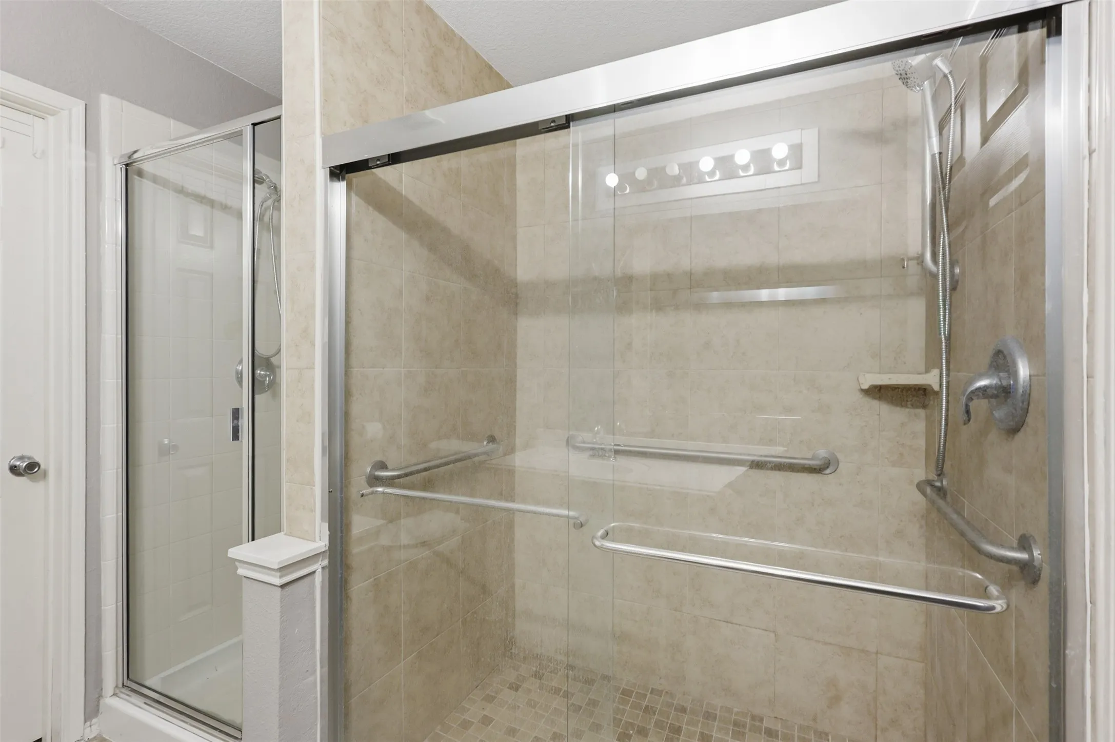 Single Family Residence For Sale in Tarrant County , 12521 Patnoe Drive, Fort Worth, Texas 76028, 5 Bedroom, 3 Bathroom, 2 Garage spaces, 2,844 Sqft, built in 2005, mls#21288894, Real Estate Agent in Fort Worth, Homes For Sale in Tarrant county, Homes For Sale in Fort Worth, Realtor in Fort Worth Texas, Real Estate Brokerage Independent Realty Texas, Luminita Cordes Realtor