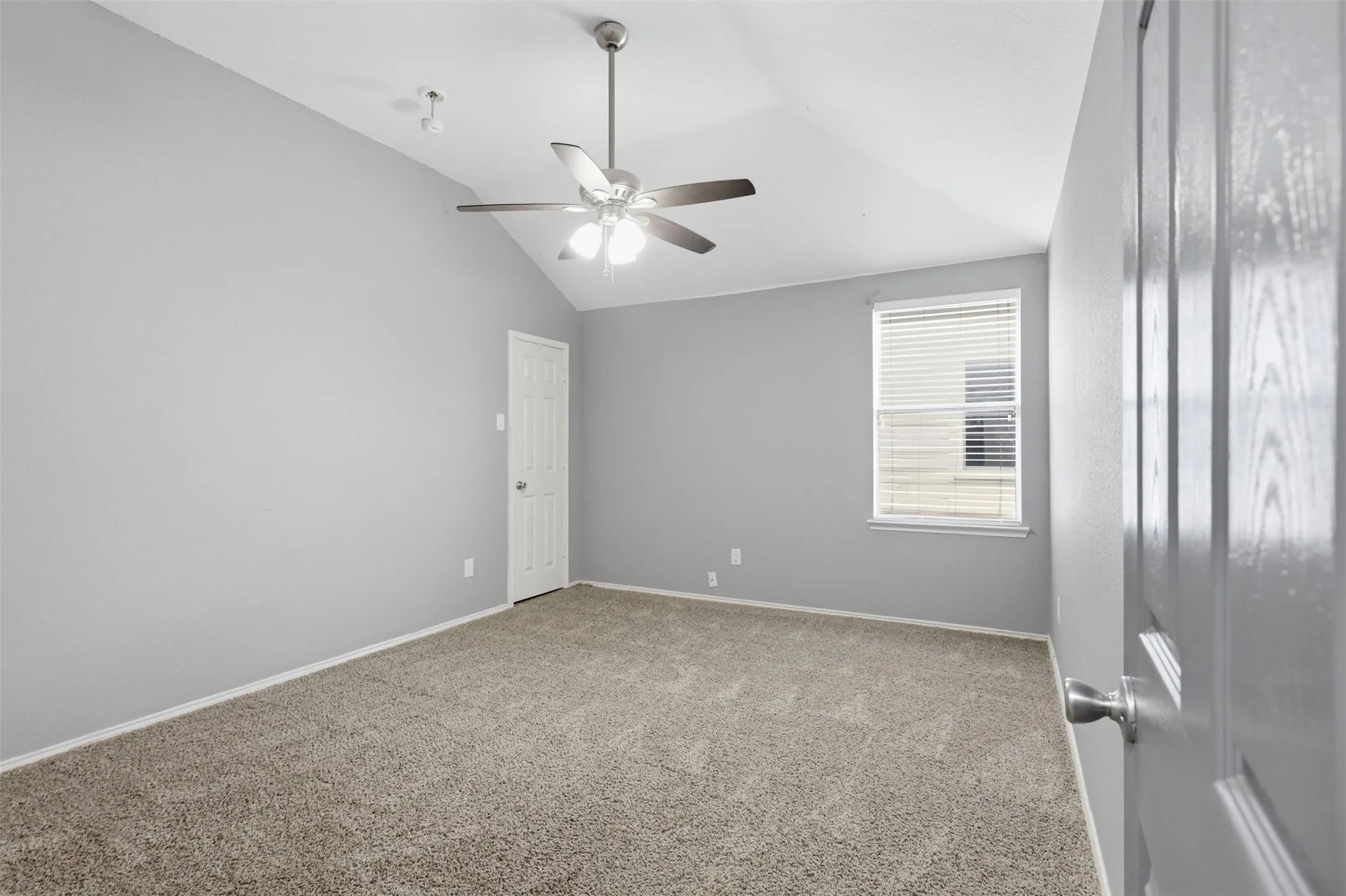 Single Family Residence For Sale in Tarrant County , 12521 Patnoe Drive, Fort Worth, Texas 76028, 5 Bedroom, 3 Bathroom, 2 Garage spaces, 2,844 Sqft, built in 2005, mls#21288894, Real Estate Agent in Fort Worth, Homes For Sale in Tarrant county, Homes For Sale in Fort Worth, Realtor in Fort Worth Texas, Real Estate Brokerage Independent Realty Texas, Luminita Cordes Realtor