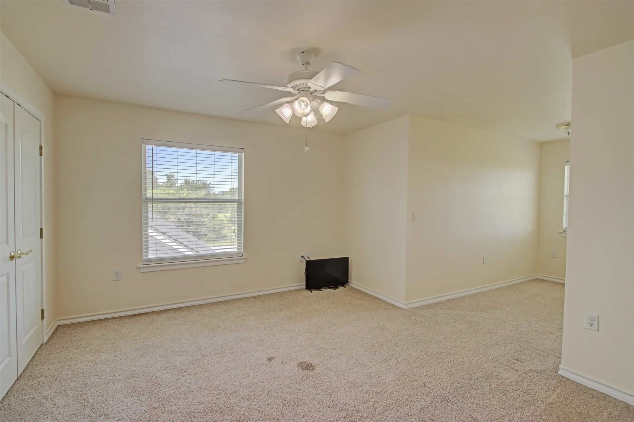 Single Family Residence For Sale in Johnson County , 2800 County Road 314, Cleburne, Texas 76031, 3 Bedroom, 3 Bathroom, 2 Garage spaces, 2,022 Sqft, built in 2004, Price $759,000, mls#21288902, Real Estate Agent in Cleburne, Homes For Sale in Johnson county, Homes For Sale in Cleburne, Realtor in Cleburne Texas, Real Estate Brokerage Independent Realty Texas, Luminita Cordes Realtor