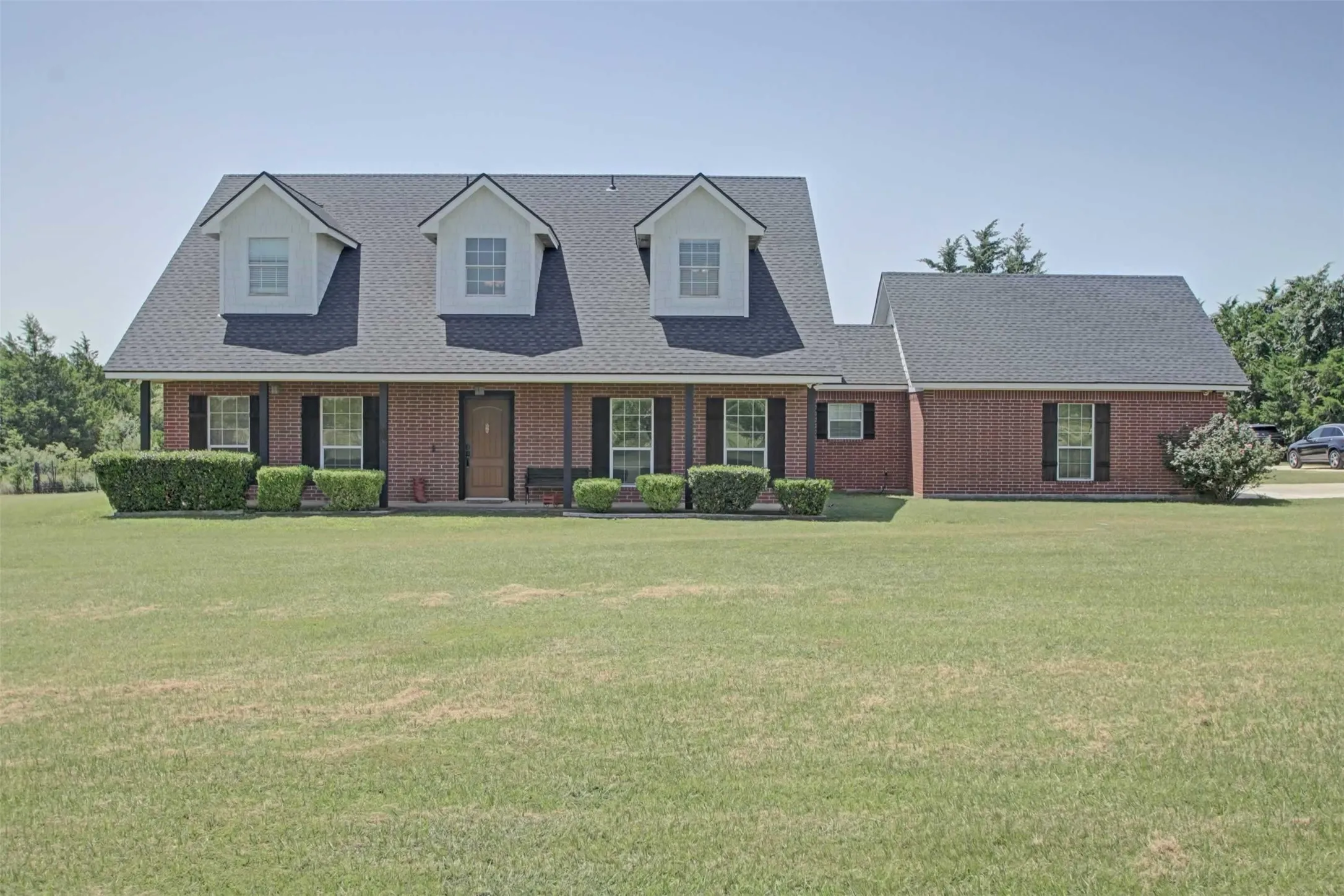 Single Family Residence For Sale in Johnson County , 2800 County Road 314, Cleburne, Texas 76031, 3 Bedroom, 3 Bathroom, 2 Garage spaces, 2,022 Sqft, built in 2004, Price $759,000, mls#21288902, Real Estate Agent in Cleburne, Homes For Sale in Johnson county, Homes For Sale in Cleburne, Realtor in Cleburne Texas, Real Estate Brokerage Independent Realty Texas, Luminita Cordes Realtor