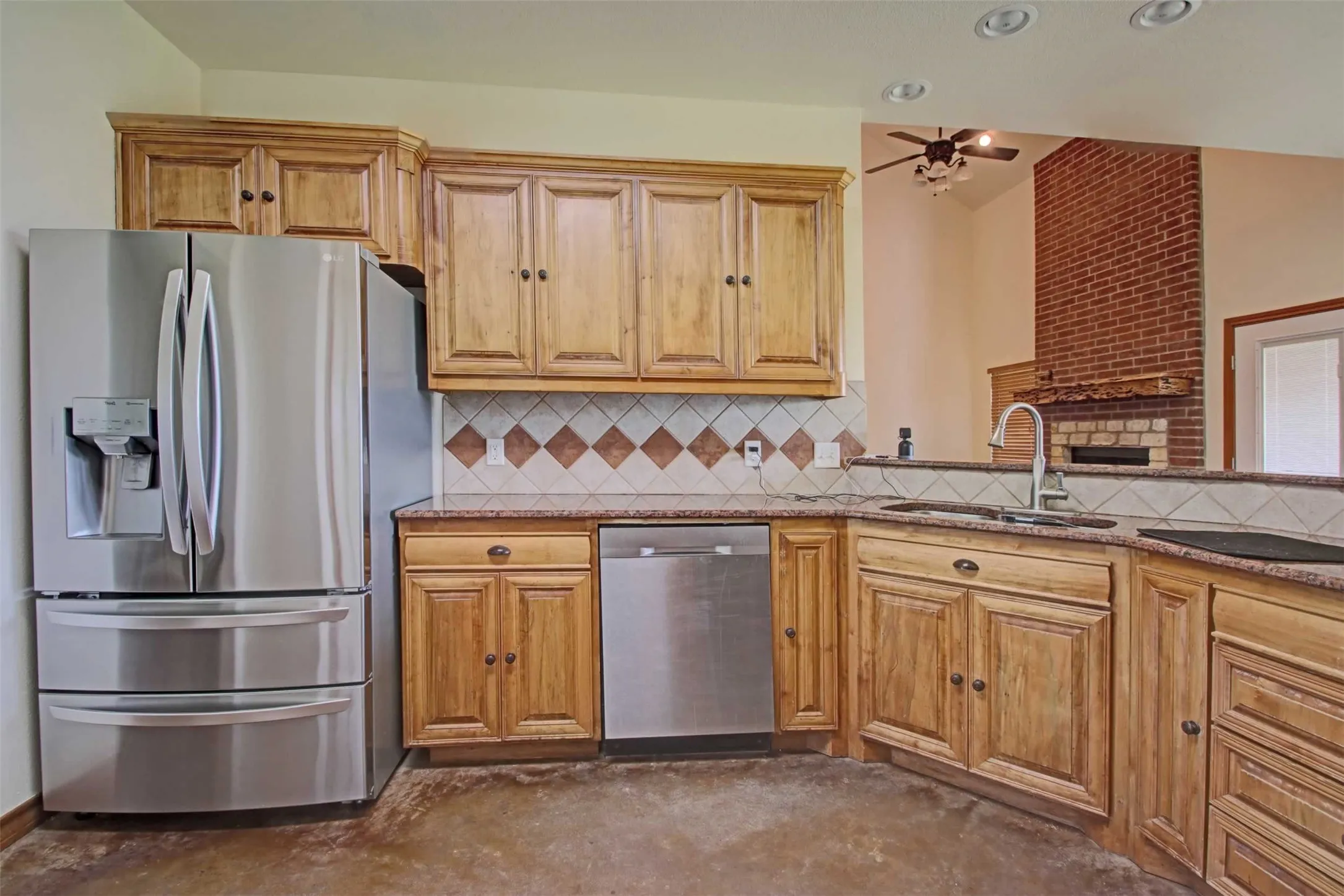 Single Family Residence For Sale in Johnson County , 2800 County Road 314, Cleburne, Texas 76031, 3 Bedroom, 3 Bathroom, 2 Garage spaces, 2,022 Sqft, built in 2004, Price $759,000, mls#21288902, Real Estate Agent in Cleburne, Homes For Sale in Johnson county, Homes For Sale in Cleburne, Realtor in Cleburne Texas, Real Estate Brokerage Independent Realty Texas, Luminita Cordes Realtor