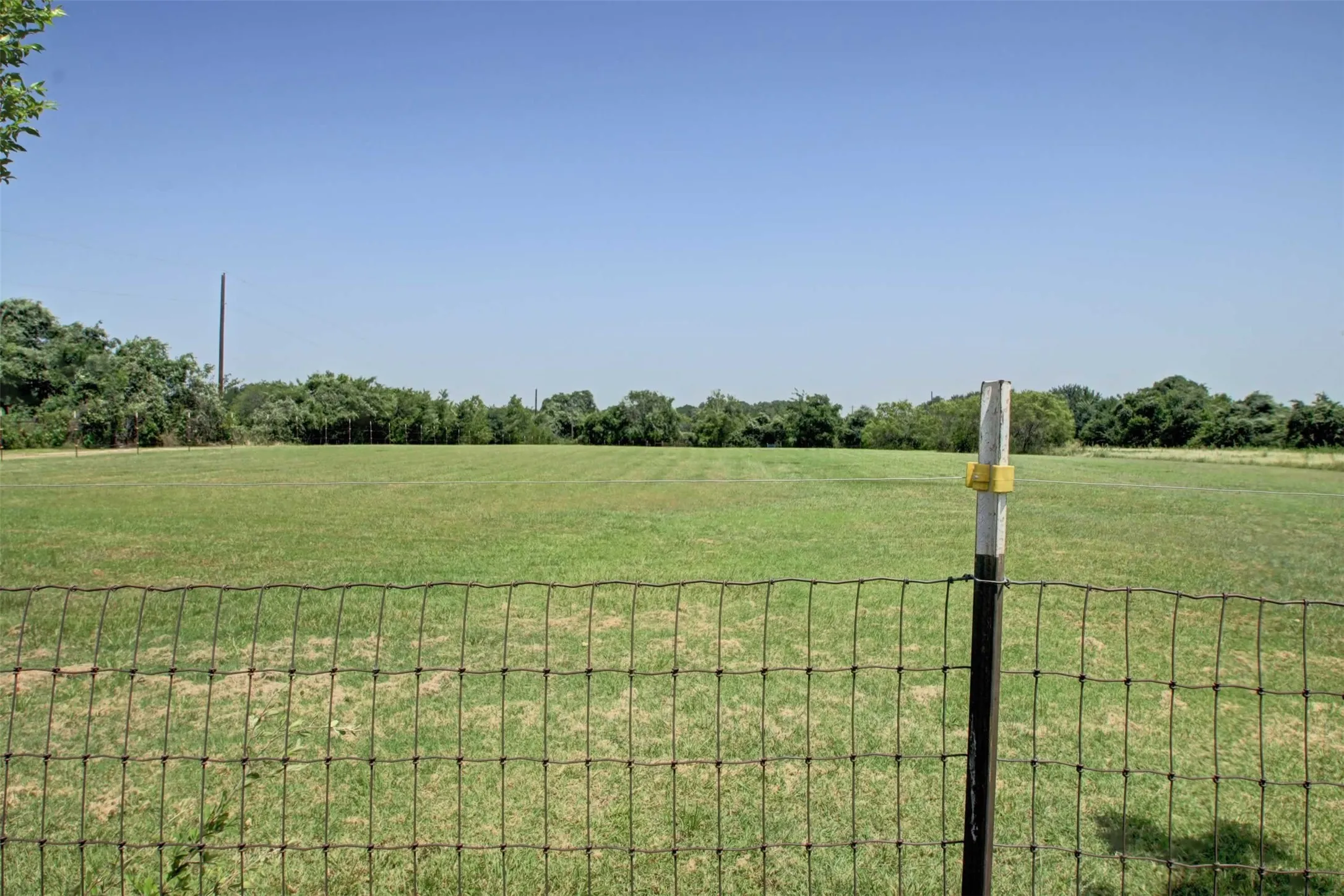Single Family Residence For Sale in Johnson County , 2800 County Road 314, Cleburne, Texas 76031, 3 Bedroom, 3 Bathroom, 2 Garage spaces, 2,022 Sqft, built in 2004, Price $759,000, mls#21288902, Real Estate Agent in Cleburne, Homes For Sale in Johnson county, Homes For Sale in Cleburne, Realtor in Cleburne Texas, Real Estate Brokerage Independent Realty Texas, Luminita Cordes Realtor