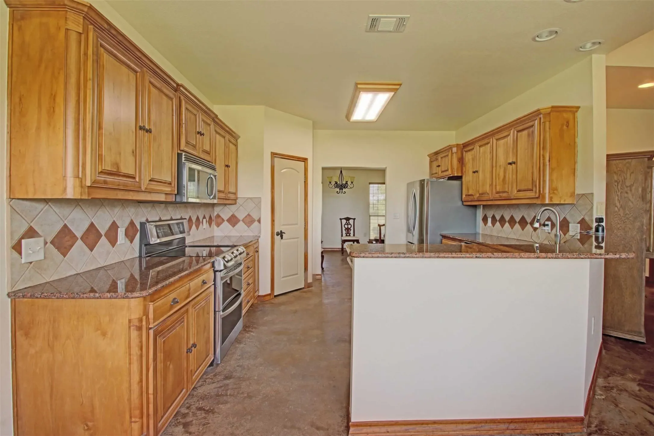 Single Family Residence For Sale in Johnson County , 2800 County Road 314, Cleburne, Texas 76031, 3 Bedroom, 3 Bathroom, 2 Garage spaces, 2,022 Sqft, built in 2004, Price $759,000, mls#21288902, Real Estate Agent in Cleburne, Homes For Sale in Johnson county, Homes For Sale in Cleburne, Realtor in Cleburne Texas, Real Estate Brokerage Independent Realty Texas, Luminita Cordes Realtor