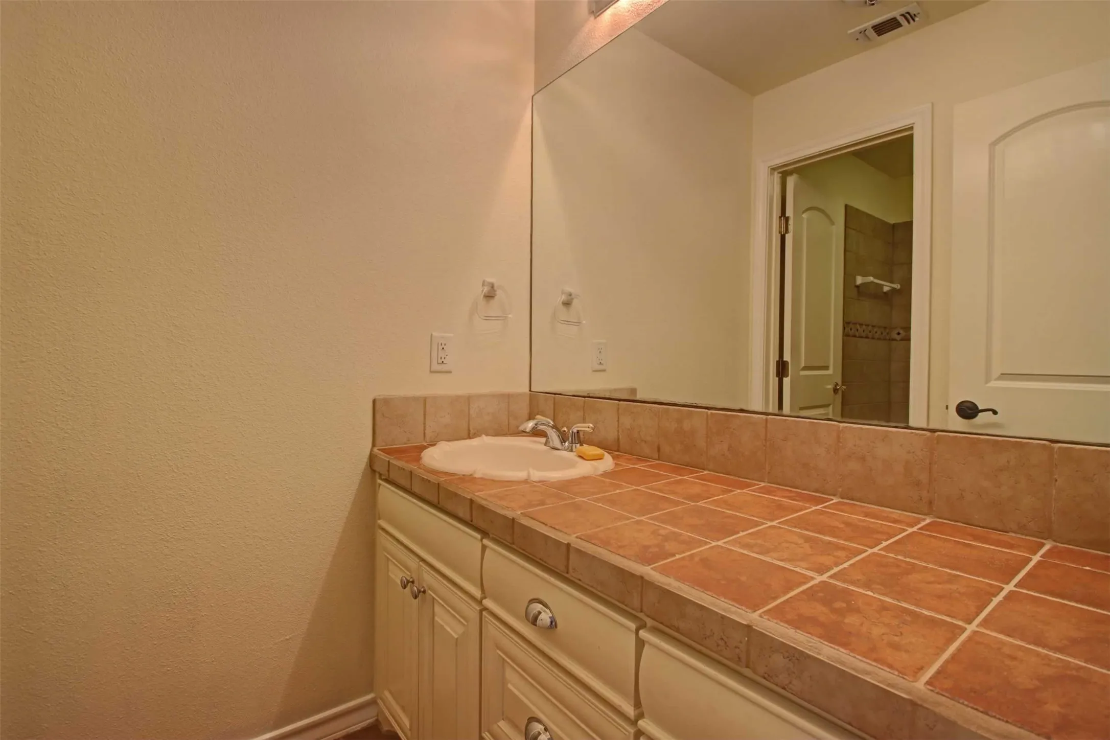 Single Family Residence For Sale in Johnson County , 2800 County Road 314, Cleburne, Texas 76031, 3 Bedroom, 3 Bathroom, 2 Garage spaces, 2,022 Sqft, built in 2004, Price $759,000, mls#21288902, Real Estate Agent in Cleburne, Homes For Sale in Johnson county, Homes For Sale in Cleburne, Realtor in Cleburne Texas, Real Estate Brokerage Independent Realty Texas, Luminita Cordes Realtor