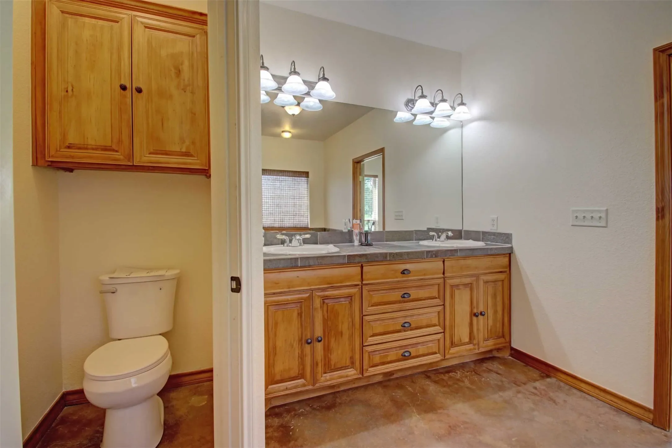 Single Family Residence For Sale in Johnson County , 2800 County Road 314, Cleburne, Texas 76031, 3 Bedroom, 3 Bathroom, 2 Garage spaces, 2,022 Sqft, built in 2004, Price $759,000, mls#21288902, Real Estate Agent in Cleburne, Homes For Sale in Johnson county, Homes For Sale in Cleburne, Realtor in Cleburne Texas, Real Estate Brokerage Independent Realty Texas, Luminita Cordes Realtor