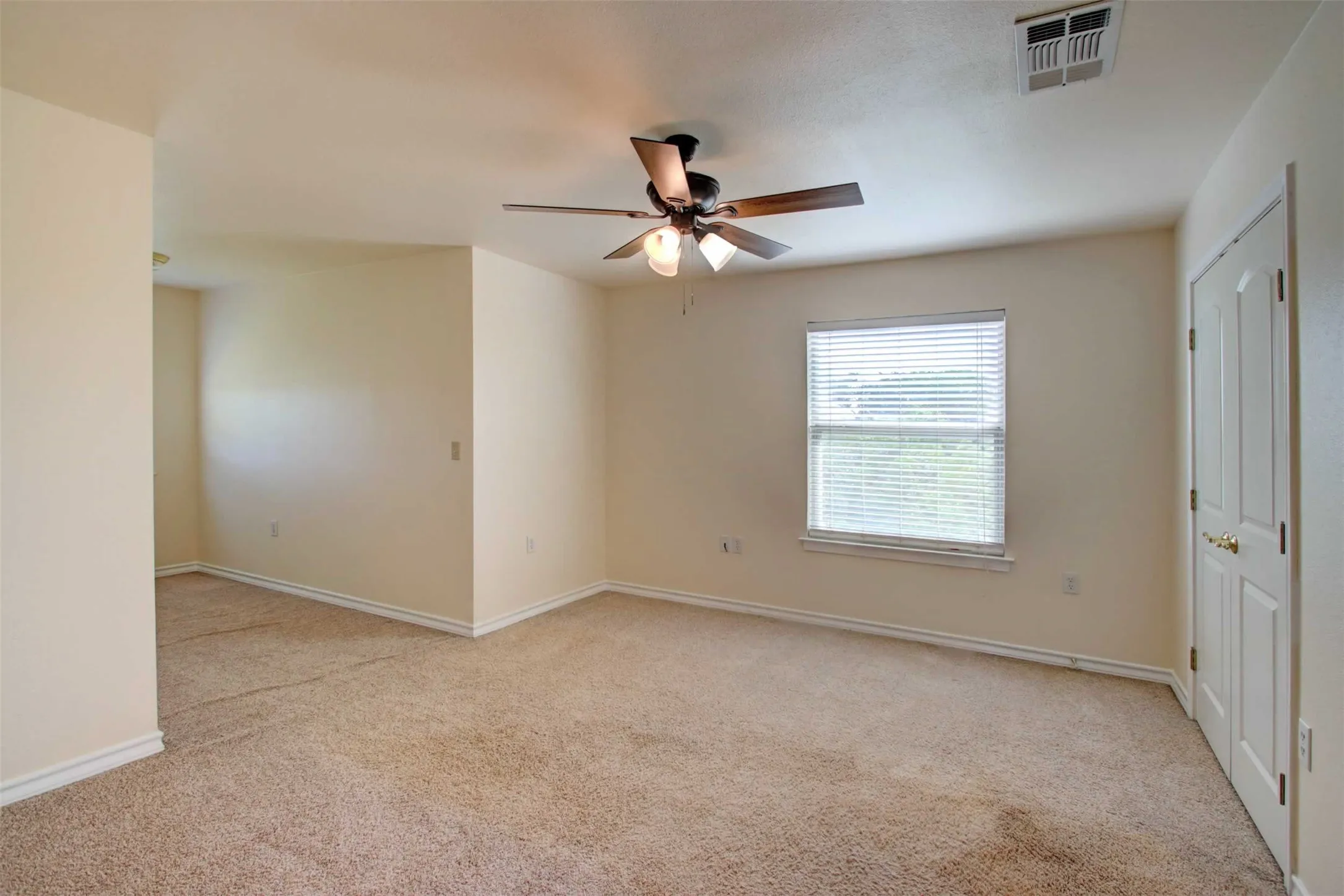 Single Family Residence For Sale in Johnson County , 2800 County Road 314, Cleburne, Texas 76031, 3 Bedroom, 3 Bathroom, 2 Garage spaces, 2,022 Sqft, built in 2004, Price $759,000, mls#21288902, Real Estate Agent in Cleburne, Homes For Sale in Johnson county, Homes For Sale in Cleburne, Realtor in Cleburne Texas, Real Estate Brokerage Independent Realty Texas, Luminita Cordes Realtor