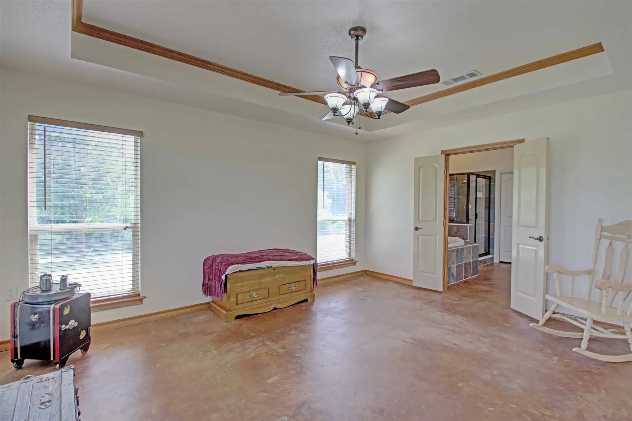 Single Family Residence For Sale in Johnson County , 2800 County Road 314, Cleburne, Texas 76031, 3 Bedroom, 3 Bathroom, 2 Garage spaces, 2,022 Sqft, built in 2004, Price $759,000, mls#21288902, Real Estate Agent in Cleburne, Homes For Sale in Johnson county, Homes For Sale in Cleburne, Realtor in Cleburne Texas, Real Estate Brokerage Independent Realty Texas, Luminita Cordes Realtor