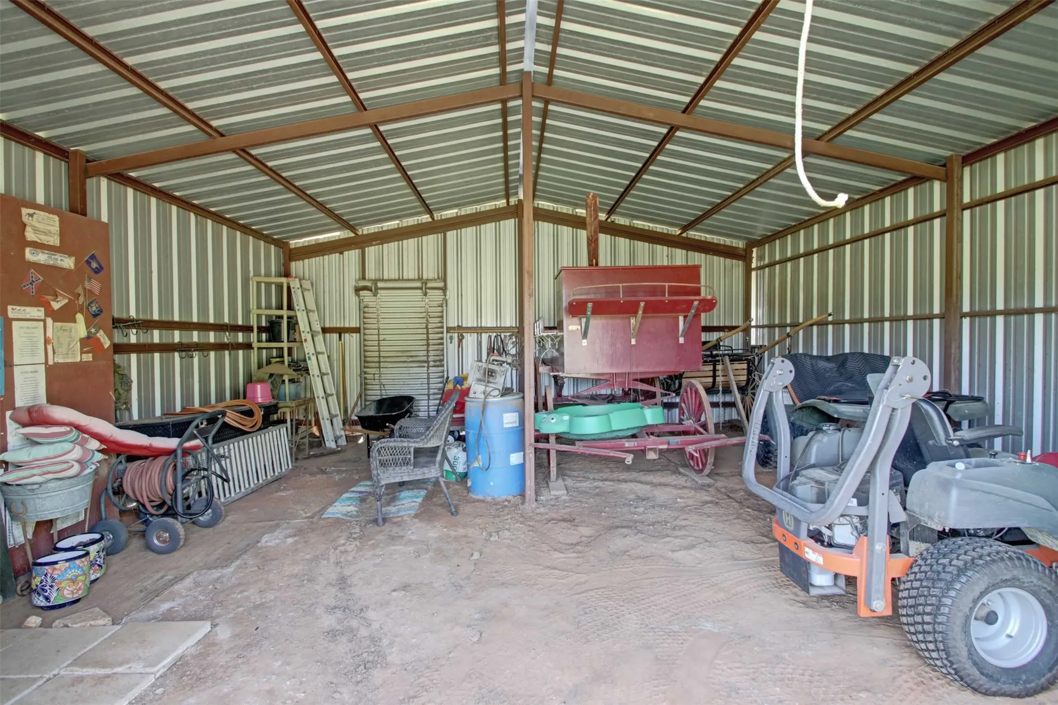 Single Family Residence For Sale in Johnson County , 2800 County Road 314, Cleburne, Texas 76031, 3 Bedroom, 3 Bathroom, 2 Garage spaces, 2,022 Sqft, built in 2004, Price $759,000, mls#21288902, Real Estate Agent in Cleburne, Homes For Sale in Johnson county, Homes For Sale in Cleburne, Realtor in Cleburne Texas, Real Estate Brokerage Independent Realty Texas, Luminita Cordes Realtor